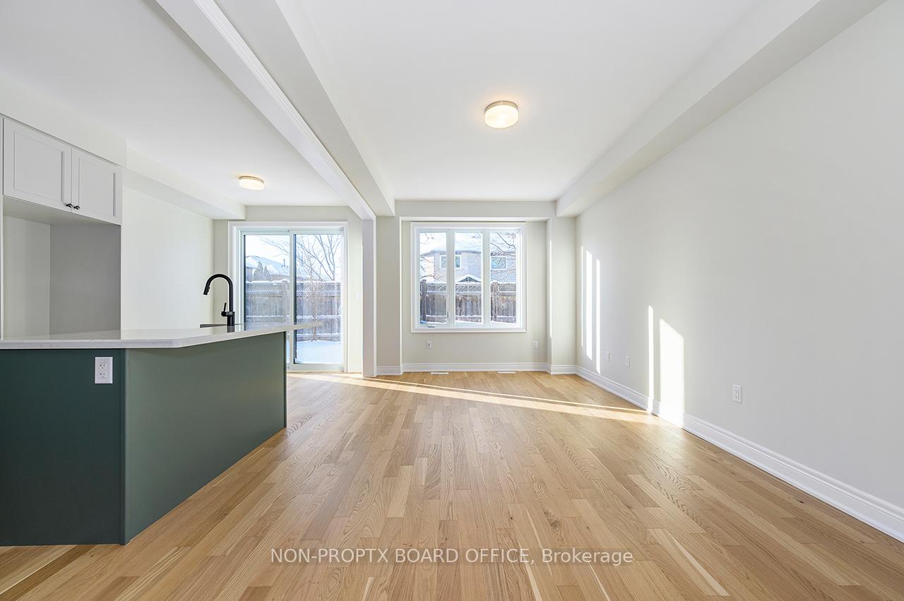3 Bedrooms Condo at 2184 Postmaster,  Oakville For sale