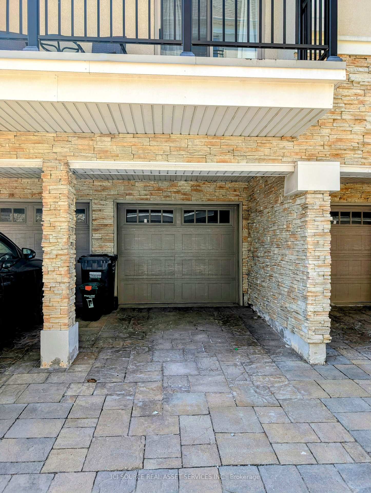 2 Bedrooms Condo at 3077 Cawthra,  Mississauga For sale