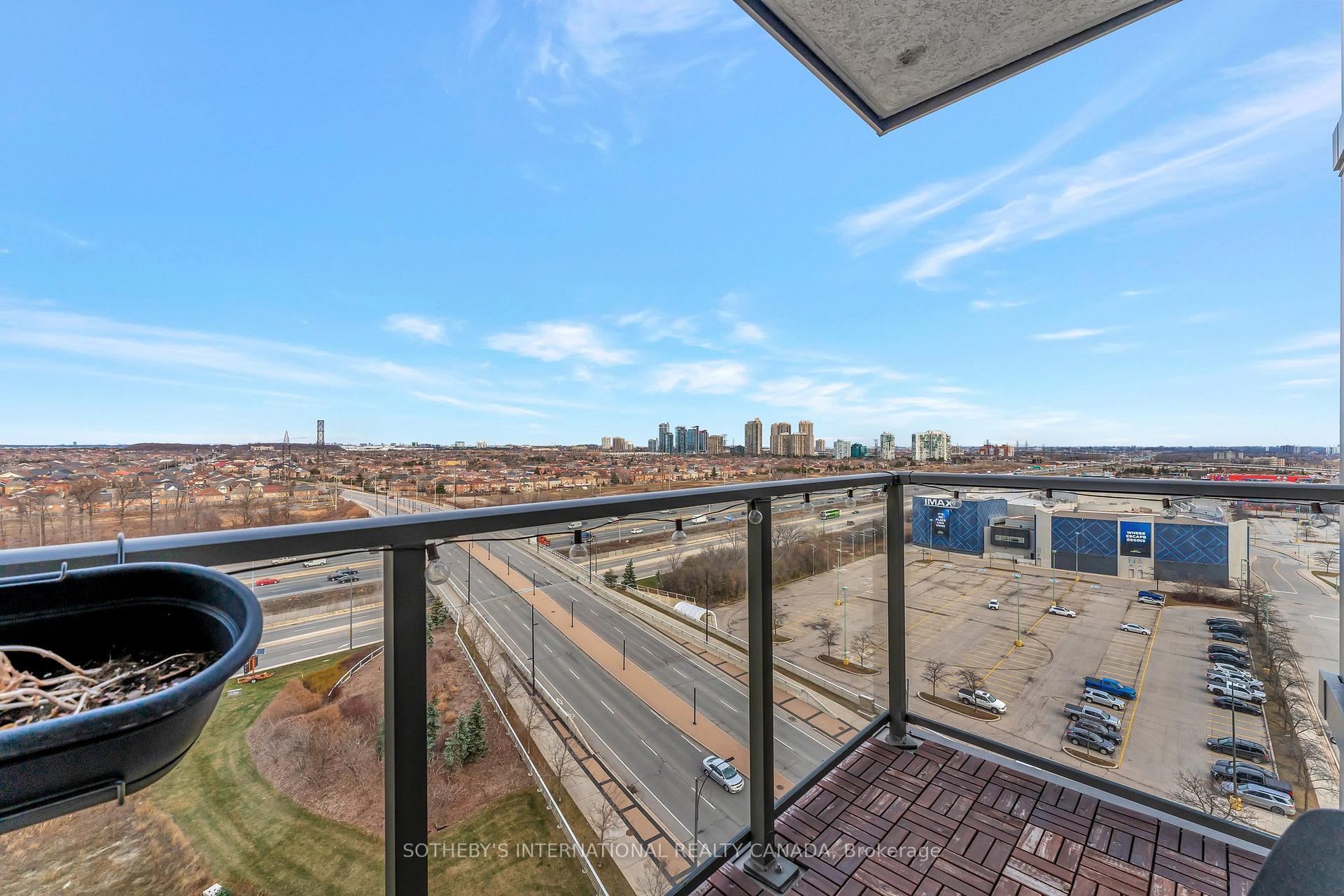 3 Bedrooms Condo at 339 Rathburn, Mississauga For sale