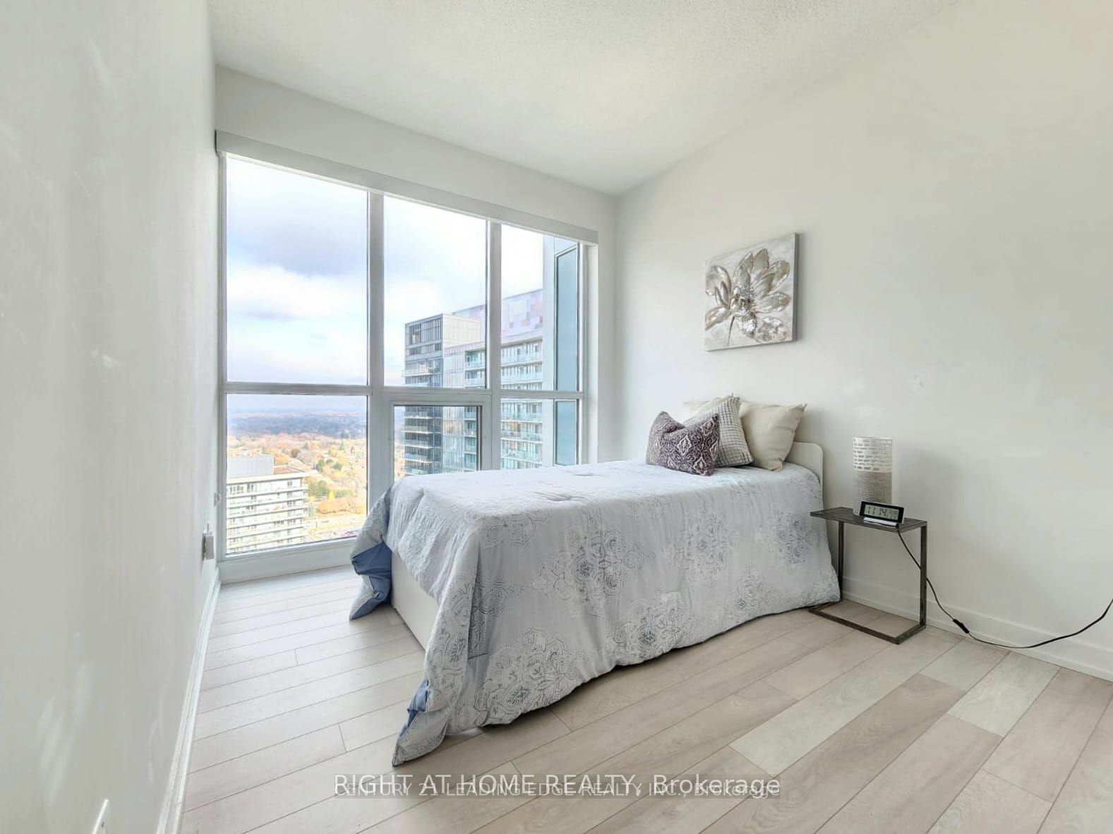 115 Mcmahon Drive, #2903