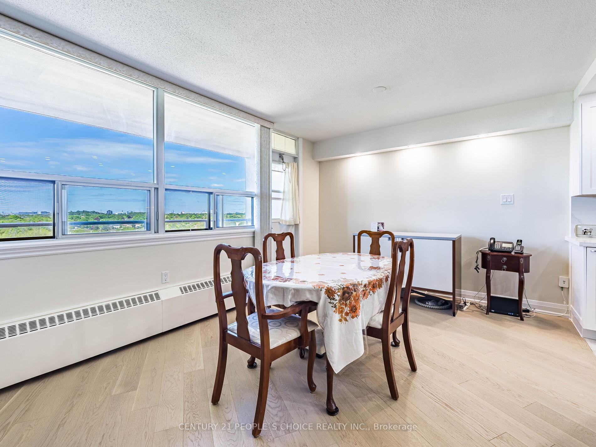 2 Bedrooms Condo at 451 The West Mall, Toronto For sale