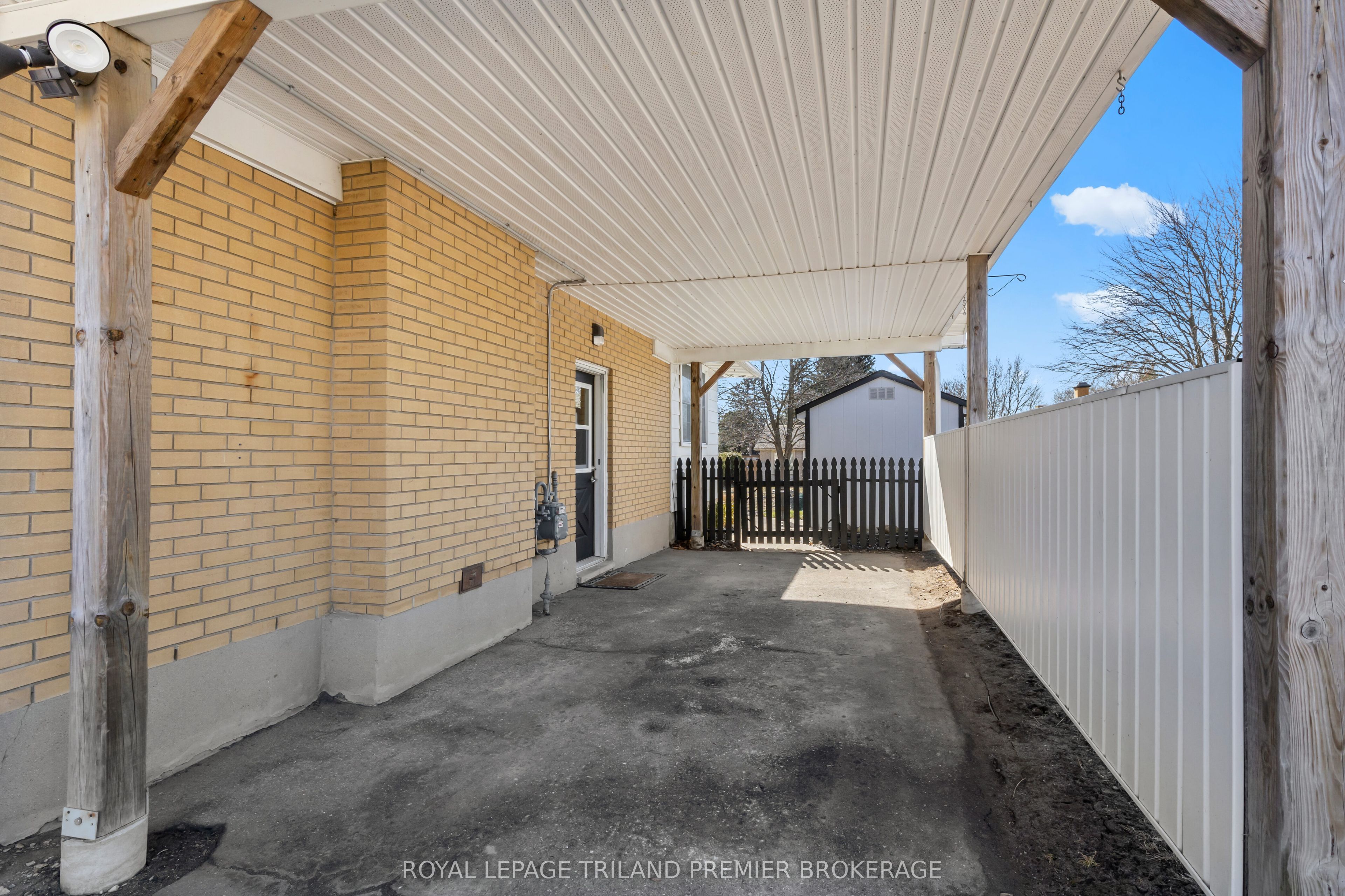928 DALKEITH Avenue