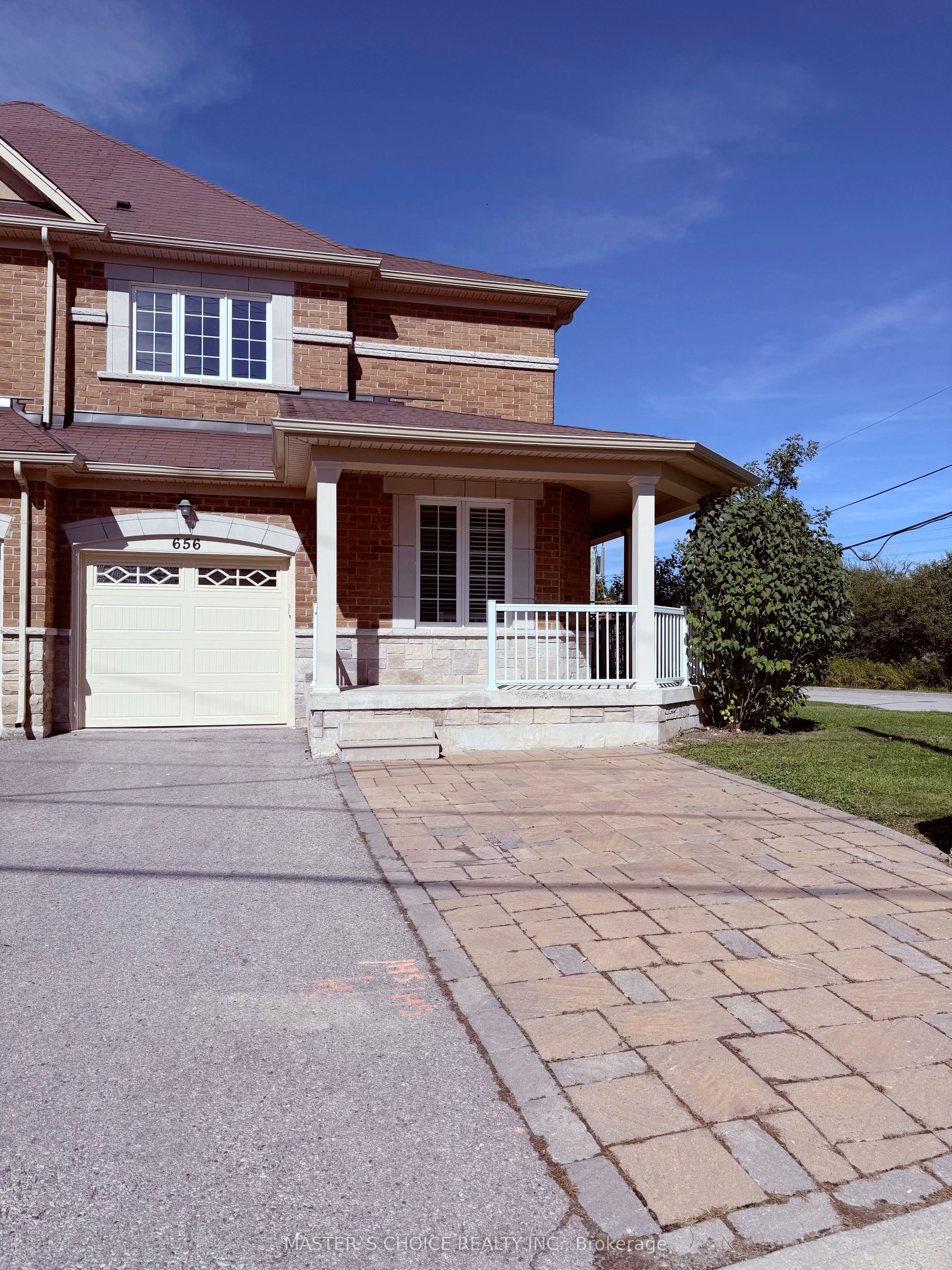 656 North Lake Road