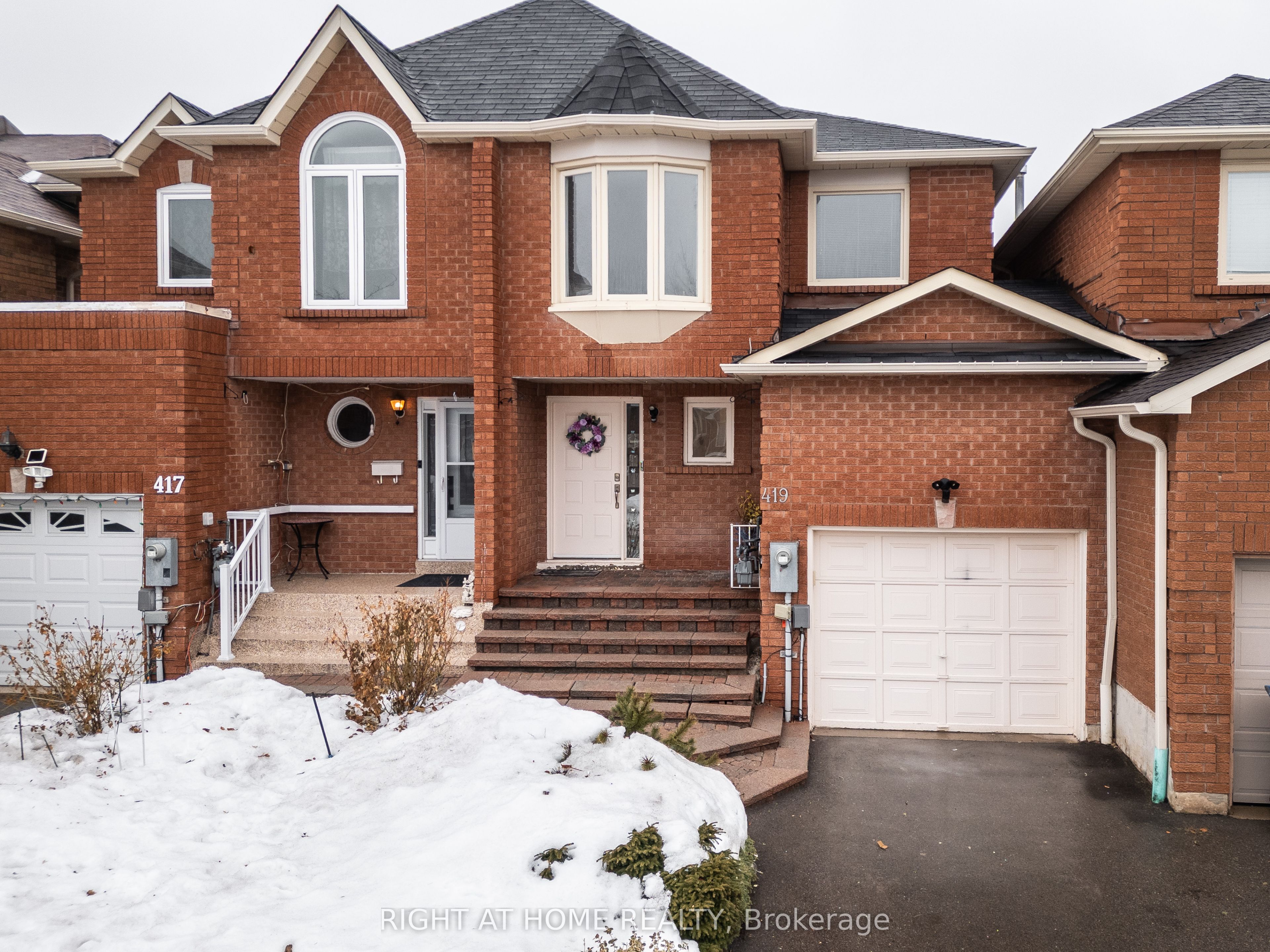 419 Wendron Crescent, Mississauga, ON L5R 3L2