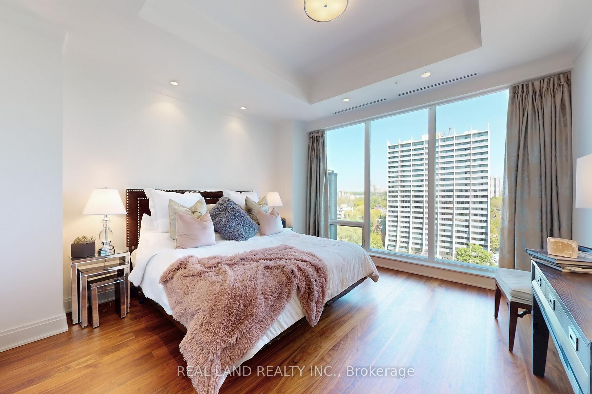 2 Bedrooms Condo at 206 Bloor, Toronto For sale