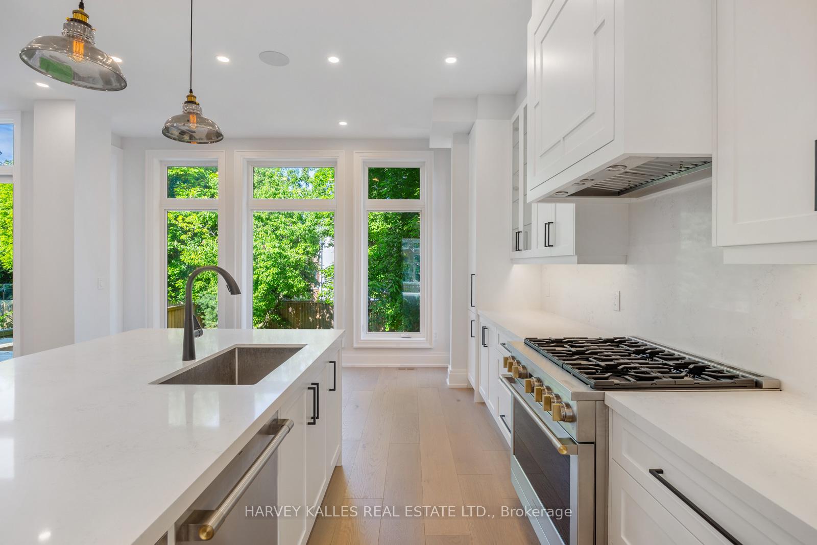 5 Graymar Avenue
