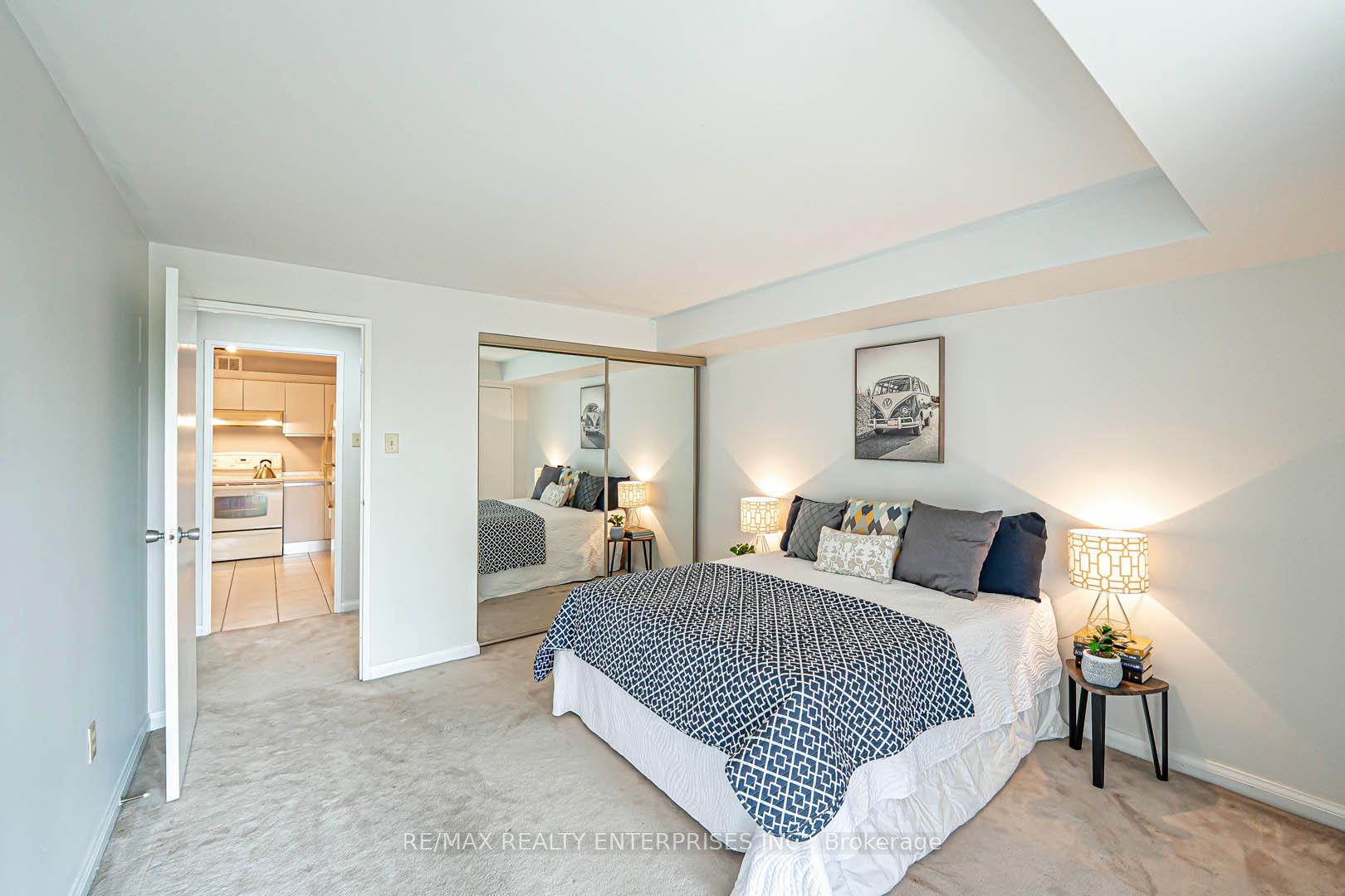2 Bedrooms Condo at 1400 Dixie, Mississauga For sale