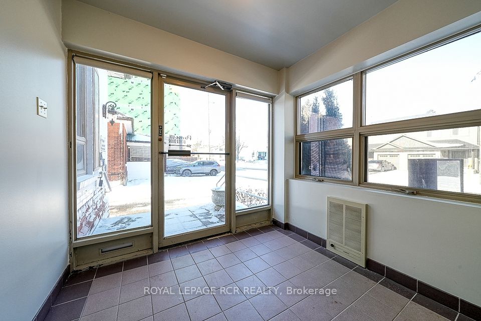 590 Adelaide