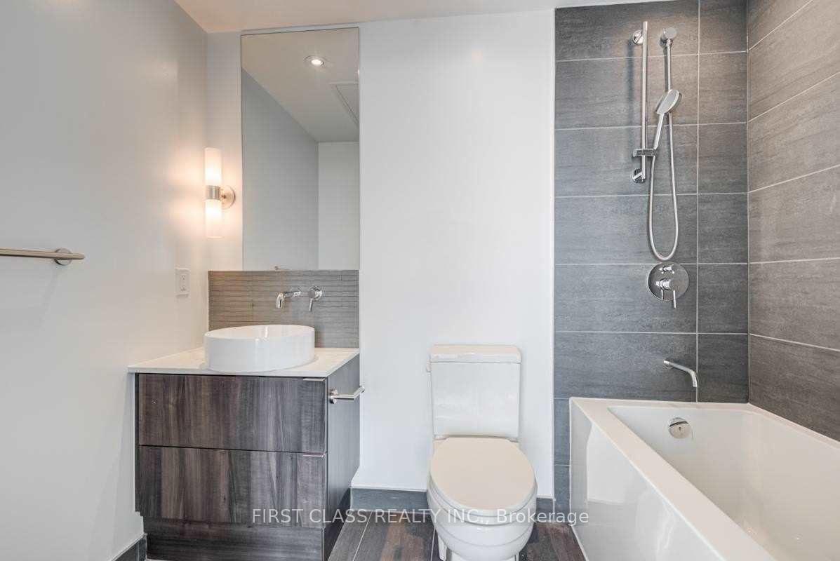 2 Bedrooms Condo at 161 Roehampton,  Toronto For sale