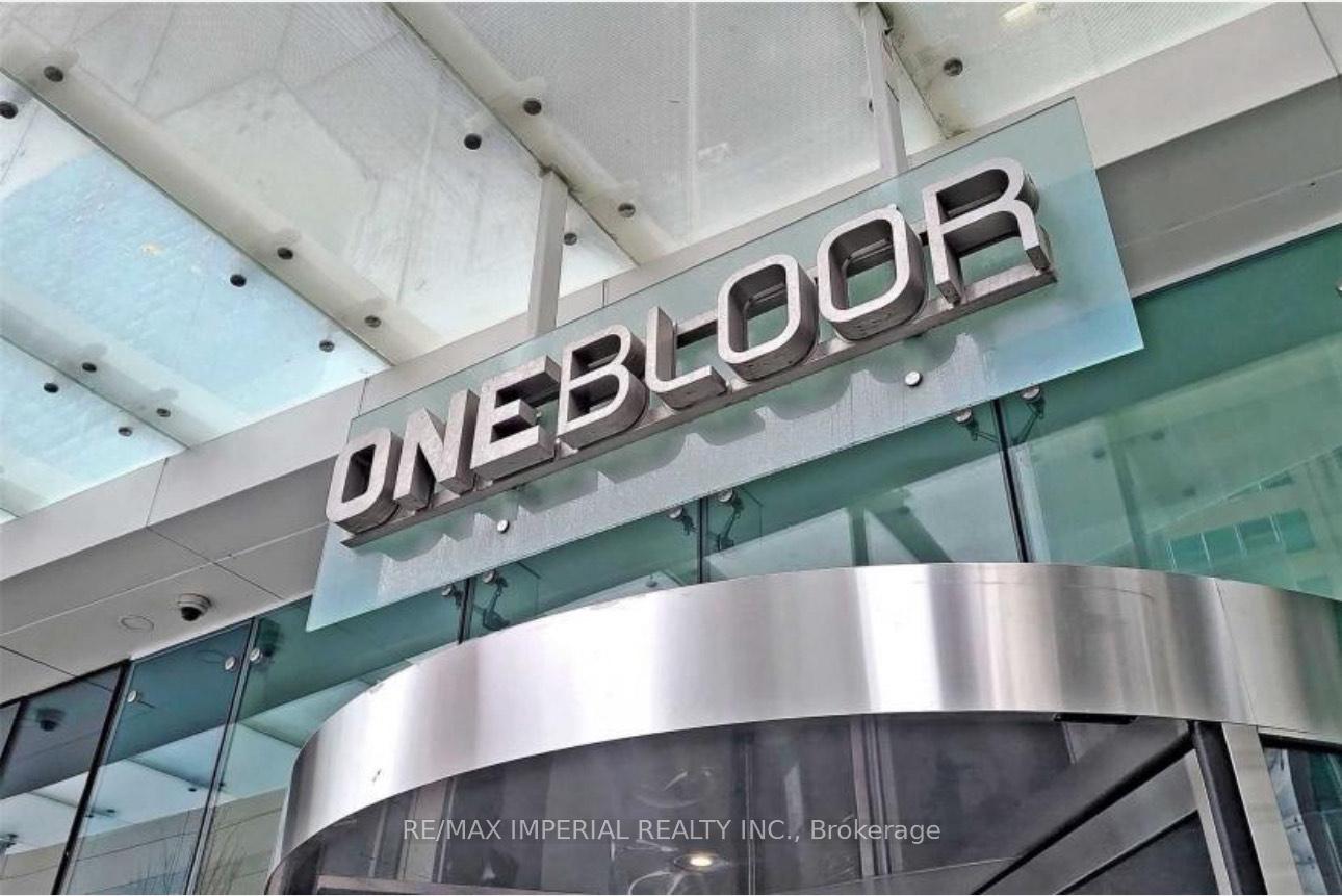 2 Bedrooms Condo at 1 Bloor, Toronto For sale