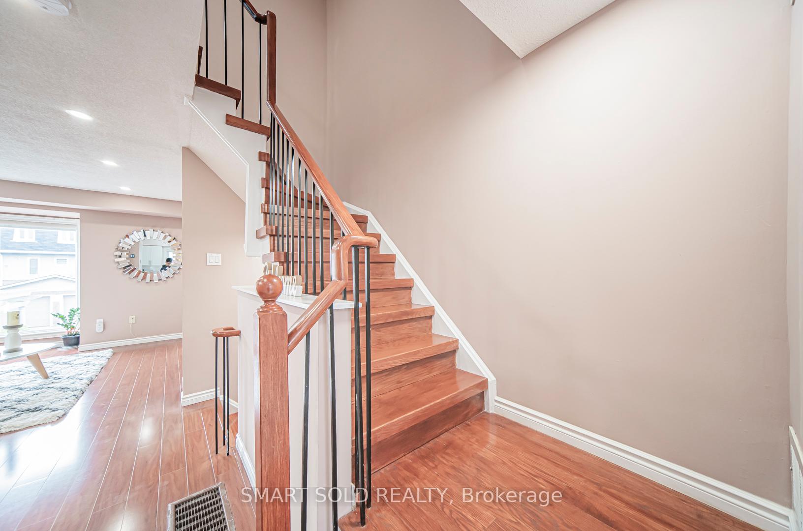 4 Bedrooms Condo at 3500 Brimley, Toronto For sale