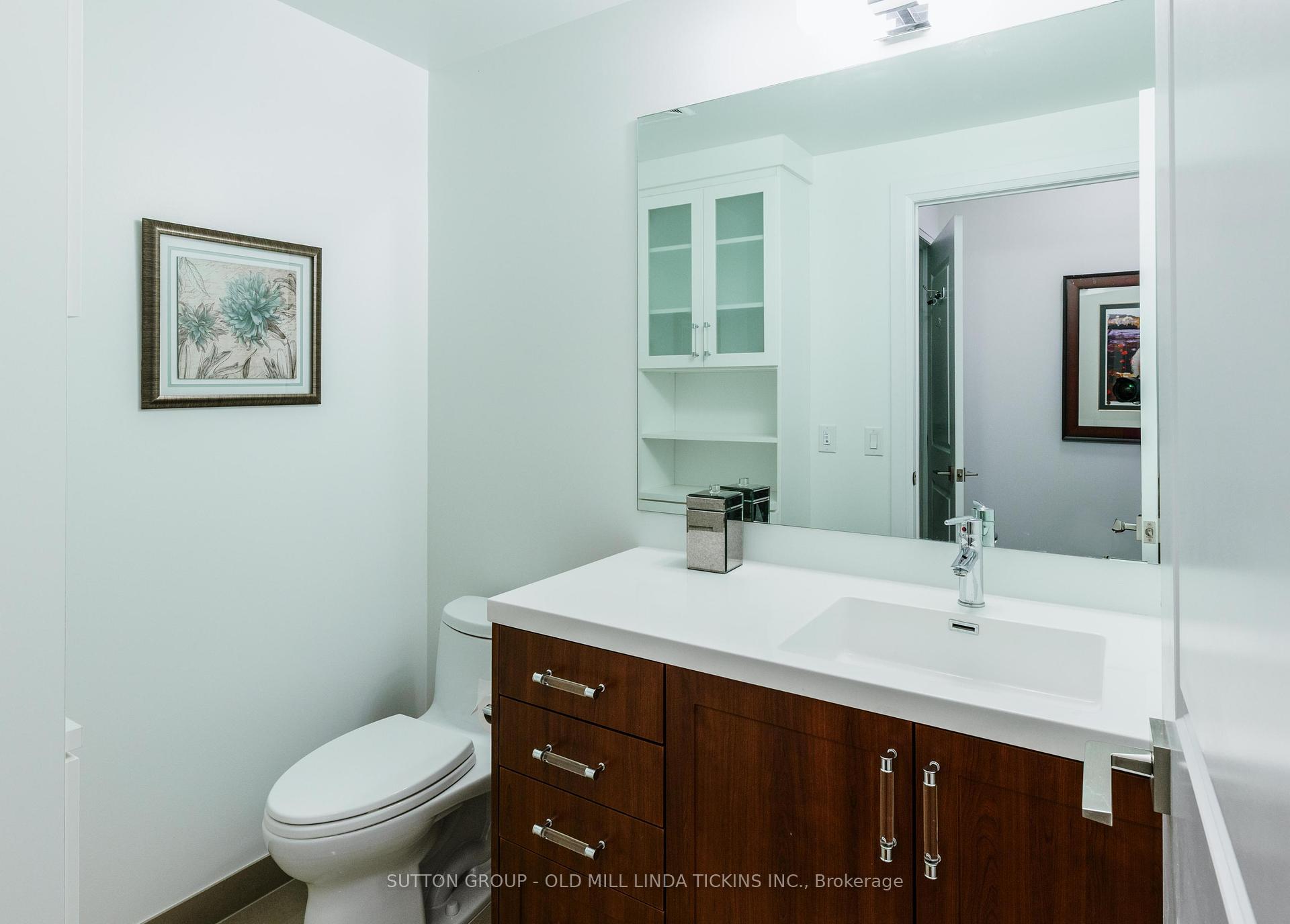 3 Bedrooms Condo at 1 Old Mill, Toronto For sale