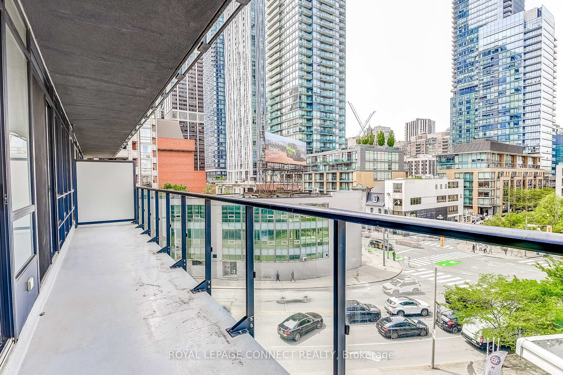 2 Bedrooms Condo at 825 Church, Toronto For sale