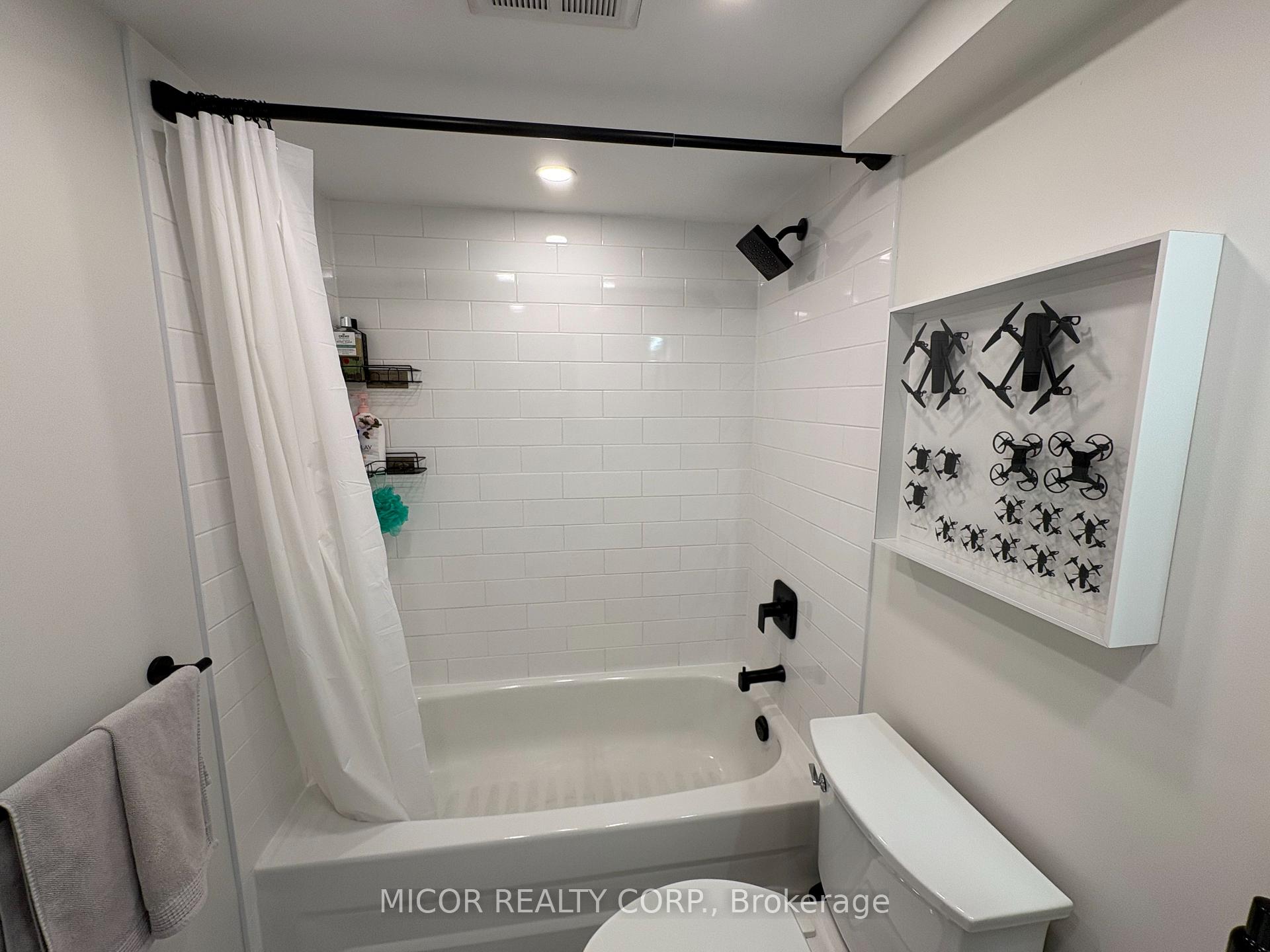1 Bedroom Condo at 190 Manitoba,  Toronto For sale