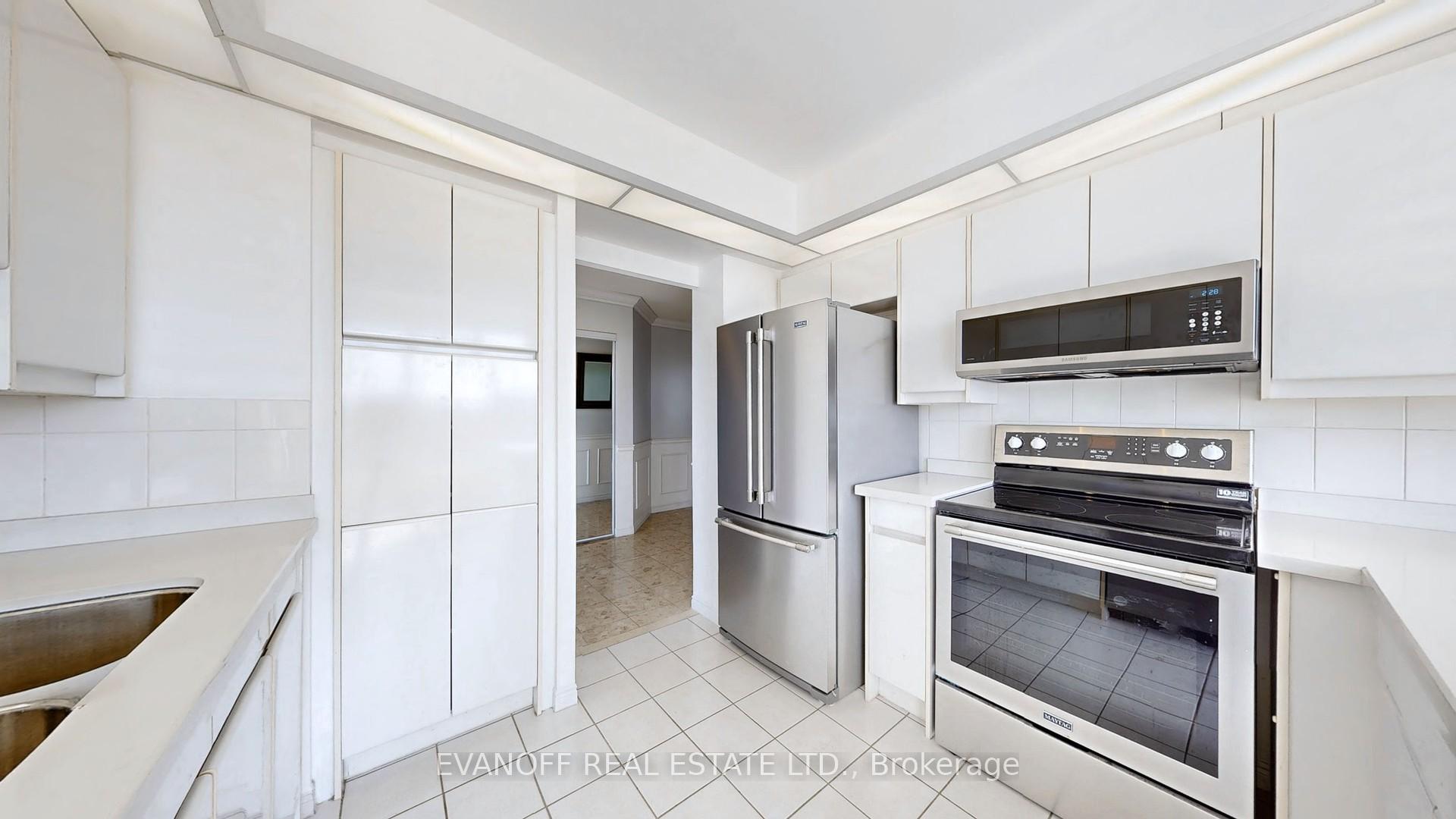 3 Bedrooms Condo at 10 Guildwood, Toronto For sale