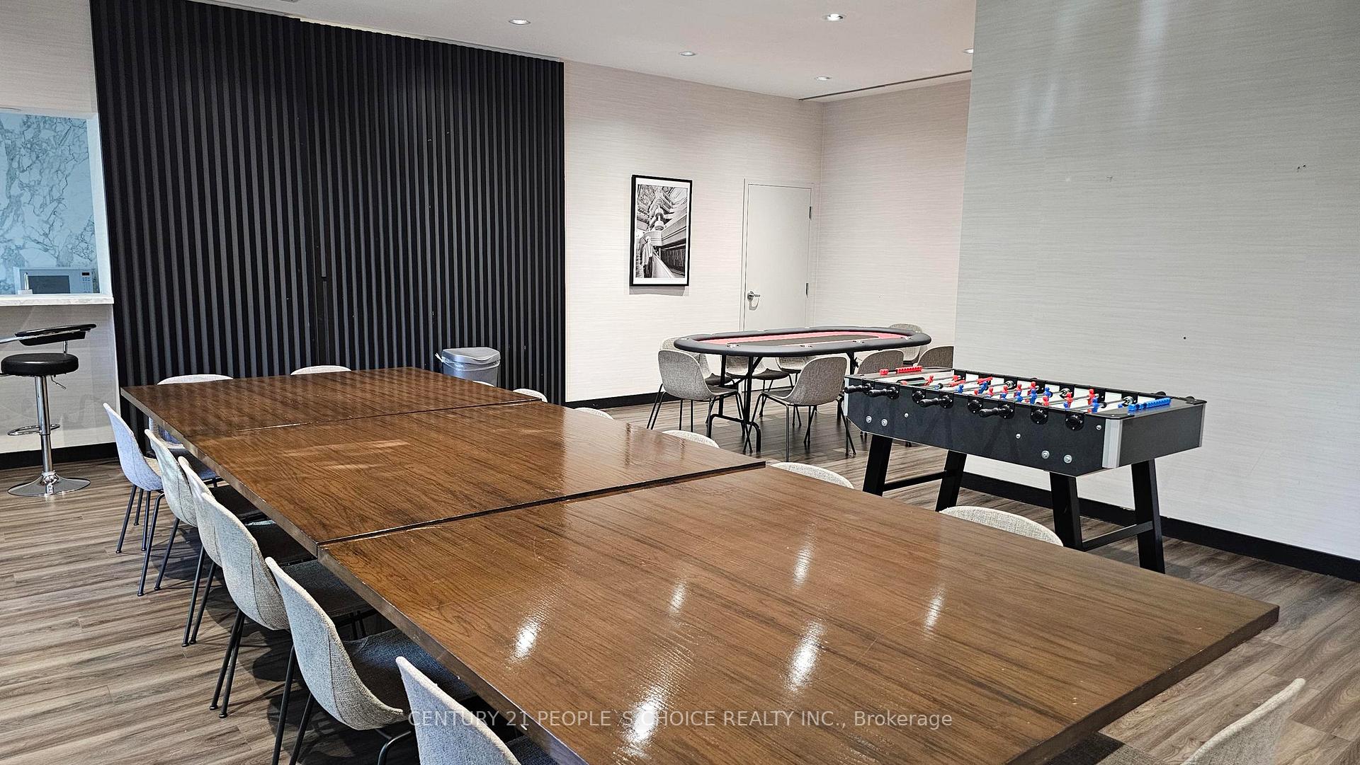 2 Bedrooms Condo at 23 Hollywood, Toronto For sale