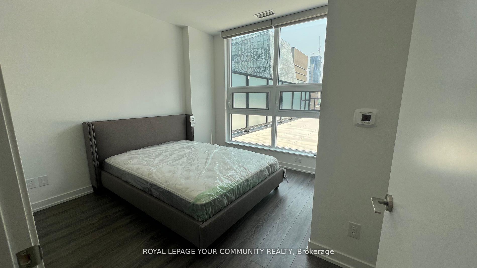 3 Bedrooms Condo at 20 Edward, Toronto For sale