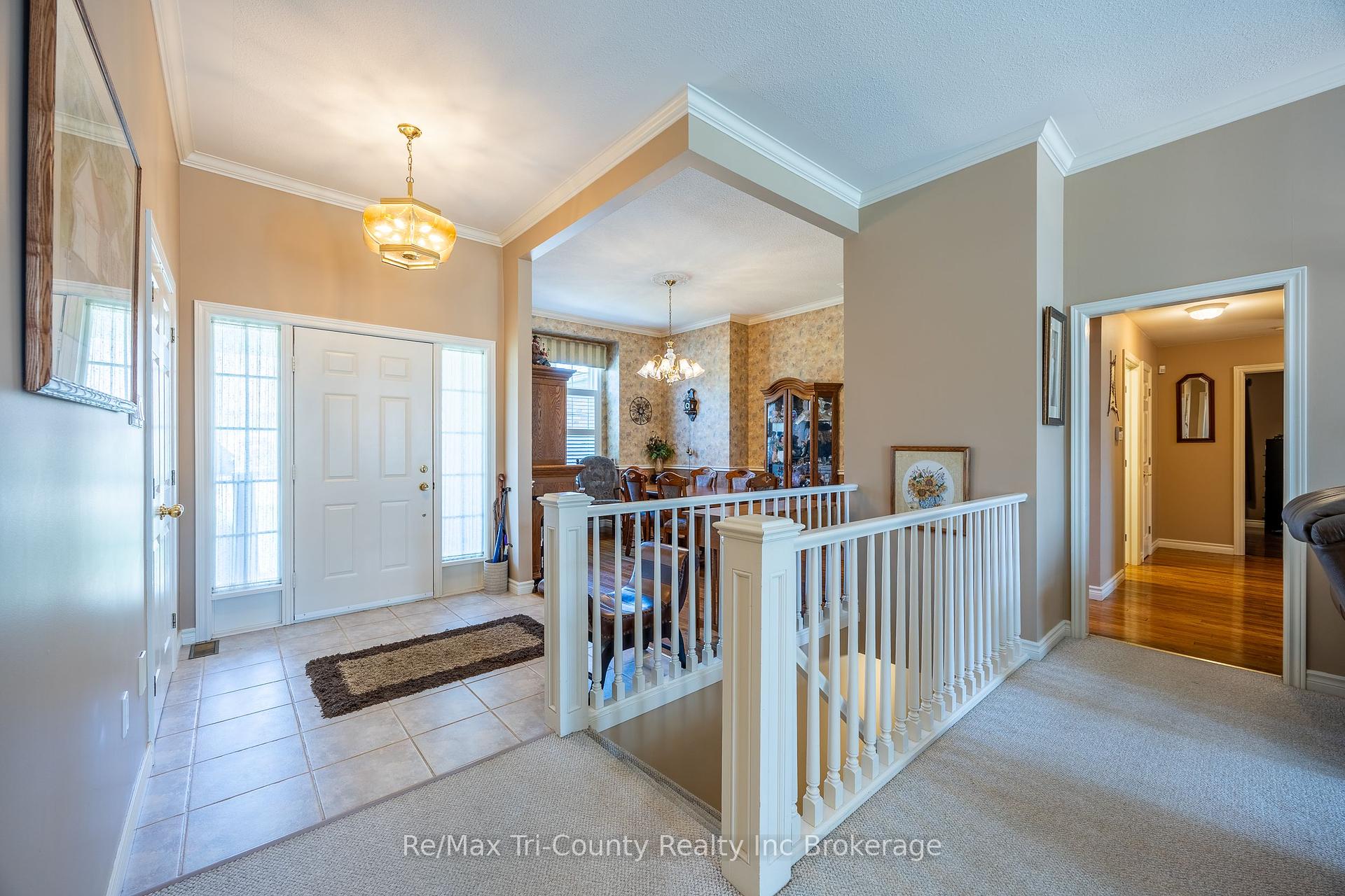 11 Woodside Drive, Tillsonburg, ON N4G 5P9