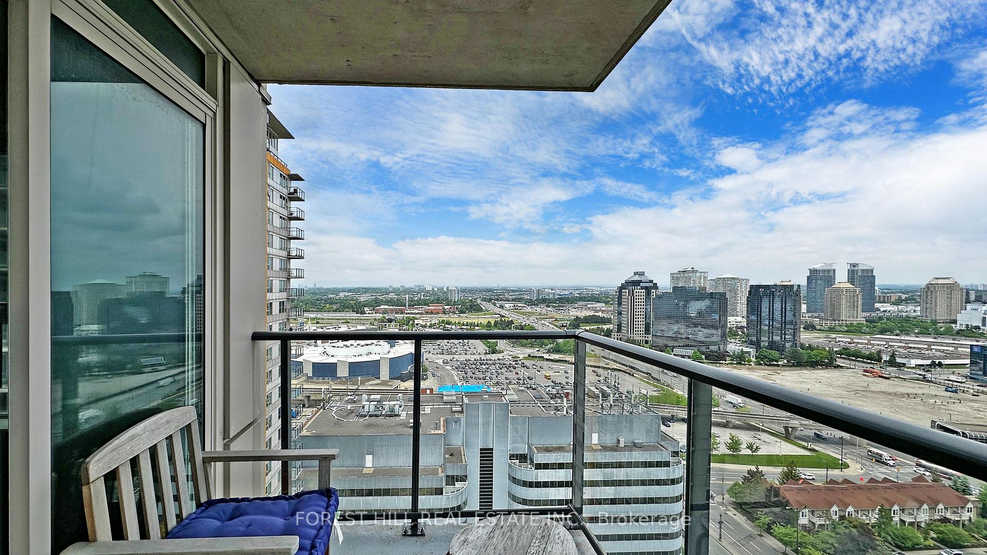 2 Bedrooms Condo at 190 Borough, Toronto For sale