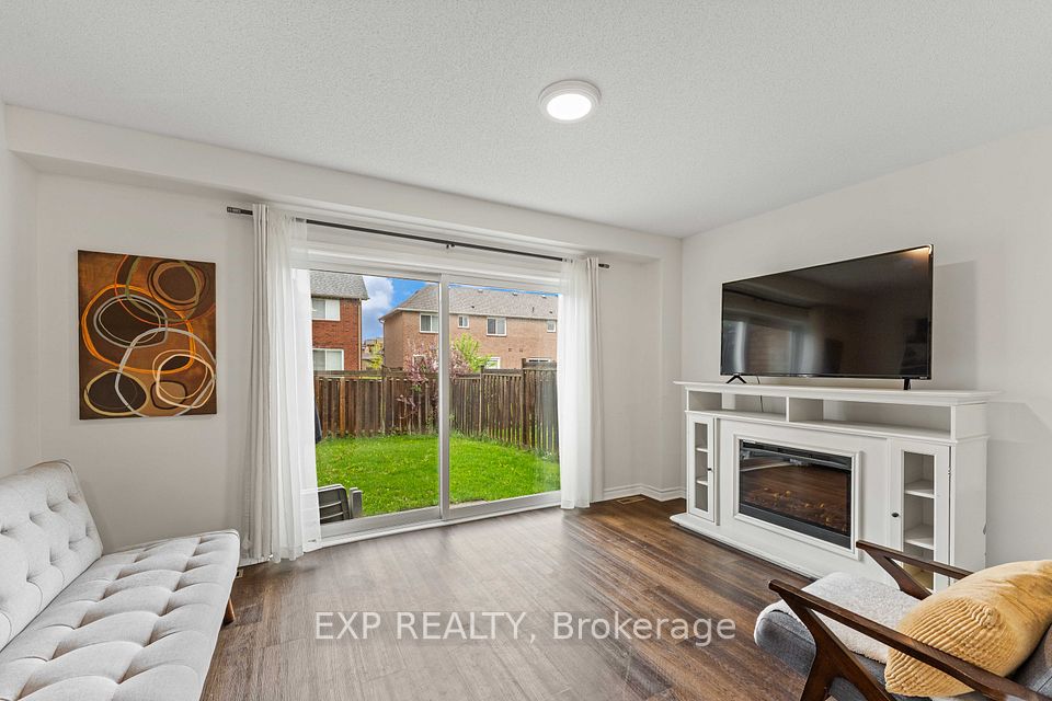128 Sydenham wells, Barrie, ON L4M 6T3