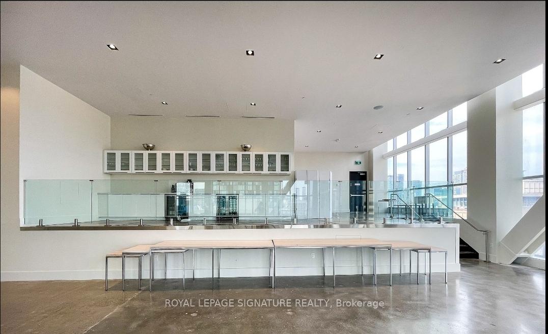 2 Bedrooms Condo at 488 University,  Toronto For sale