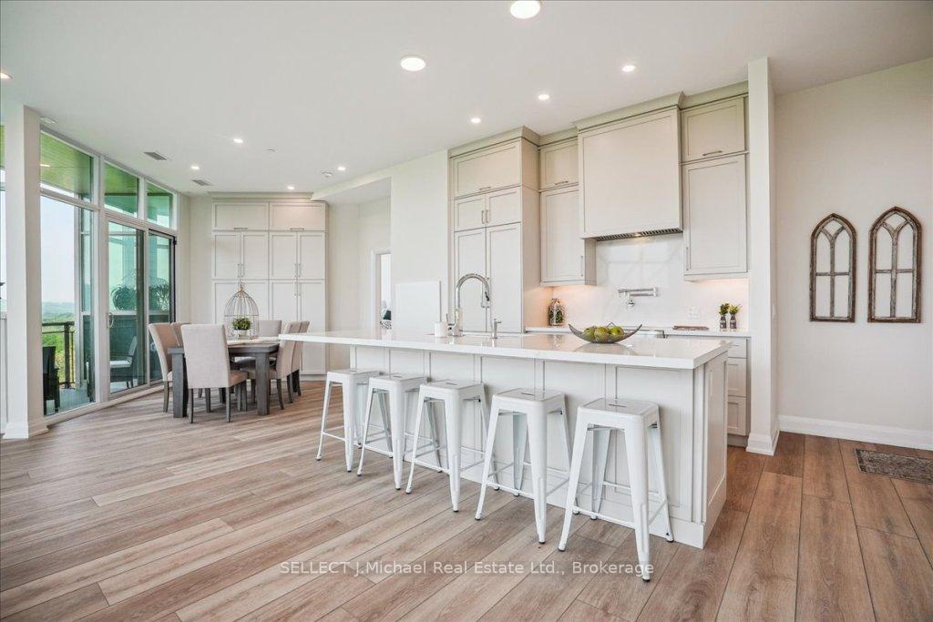 2 Bedrooms Condo at 2750 KING,  Hamilton For sale