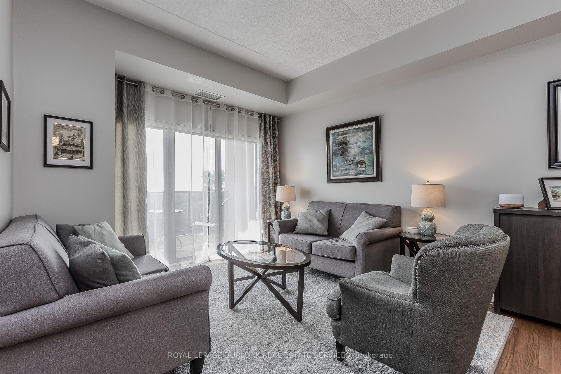 2 Bedrooms Condo at 2085 Amherst Heights, Burlington For sale