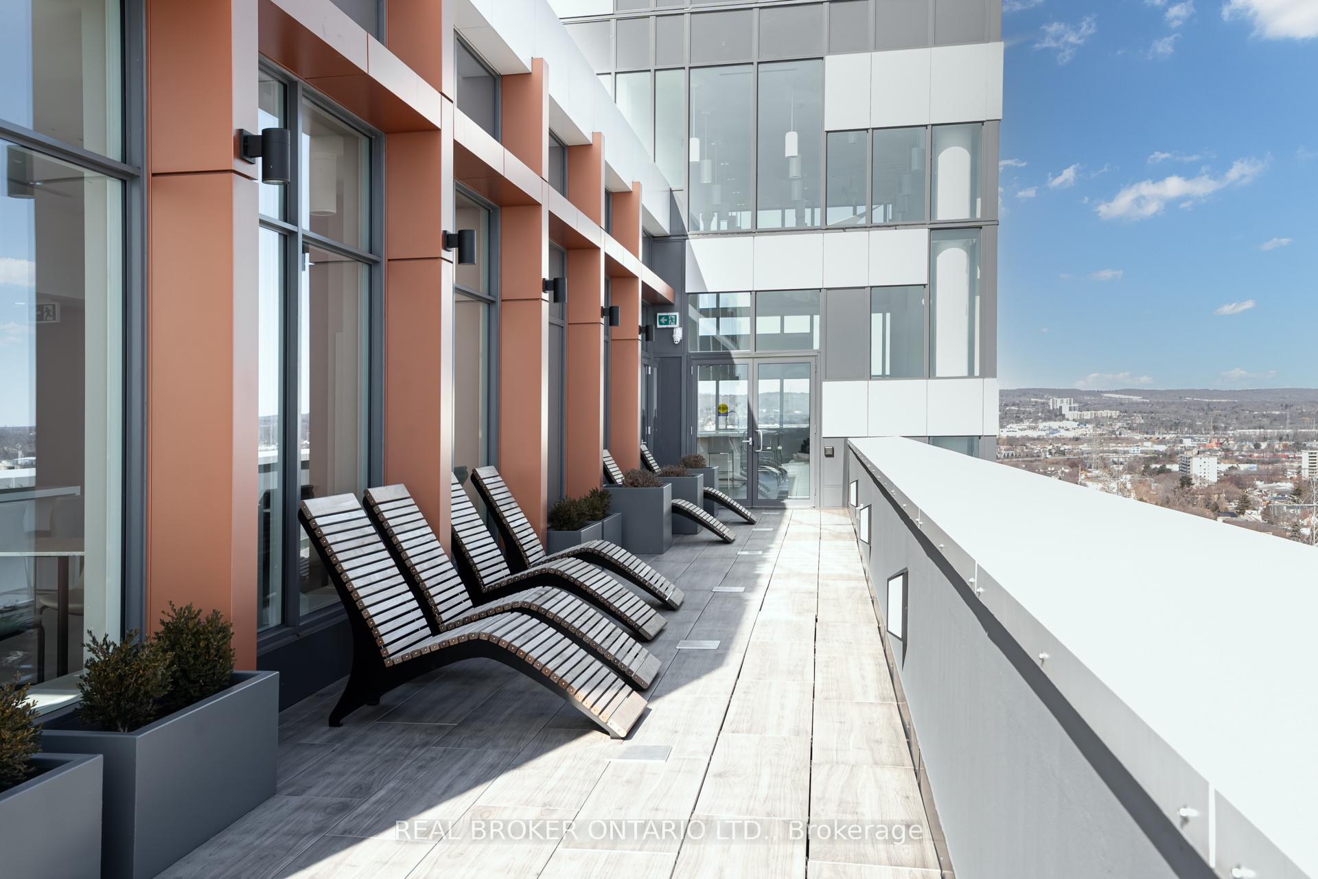 2 Bedrooms Condo at 500 Brock,  Burlington For sale