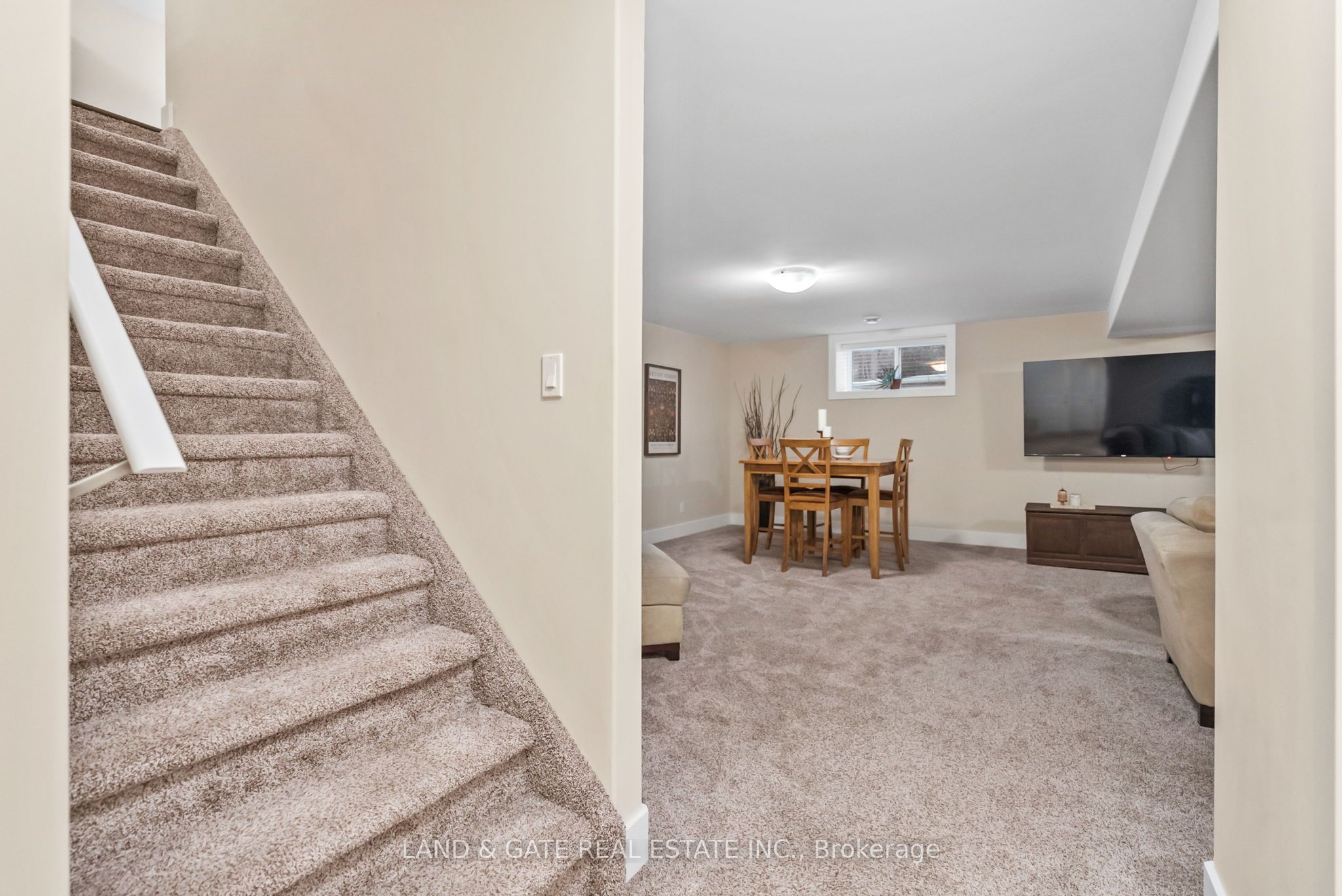 26 Rowan Place, Quinte West, ON K8V 0E1