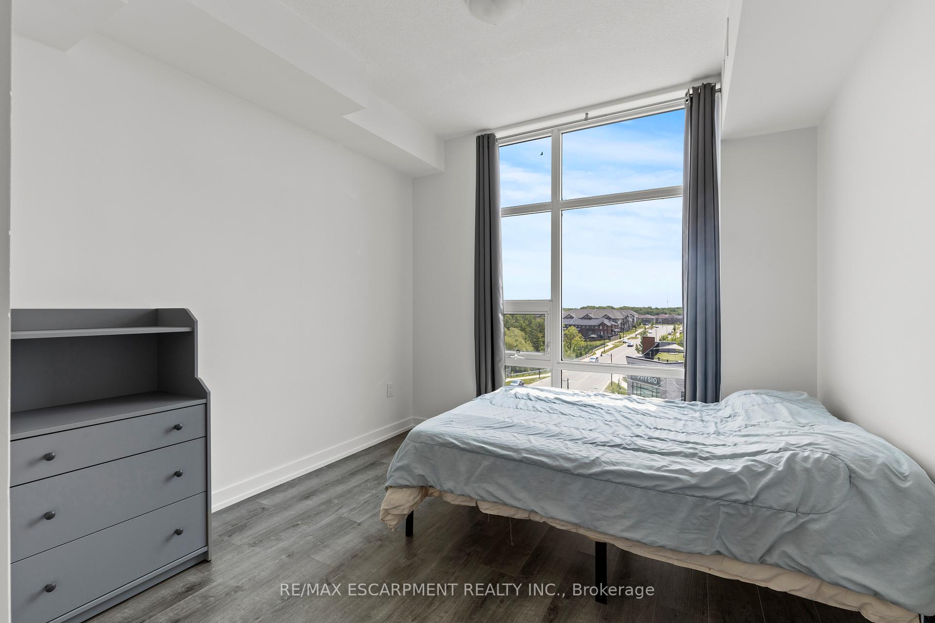 1 Bedroom Condo at 10 Mallard, Hamilton For sale