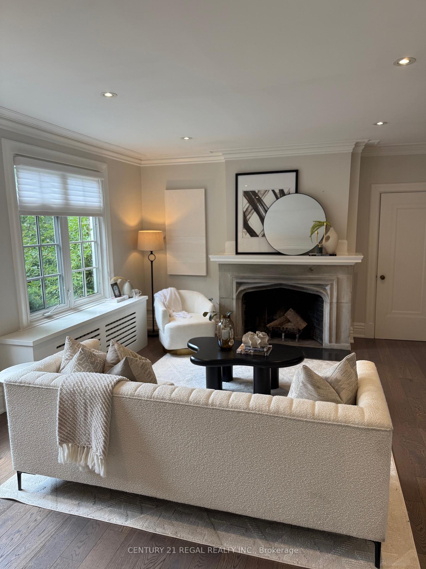2 Bedrooms Condo at 93 Douglas, Toronto For sale