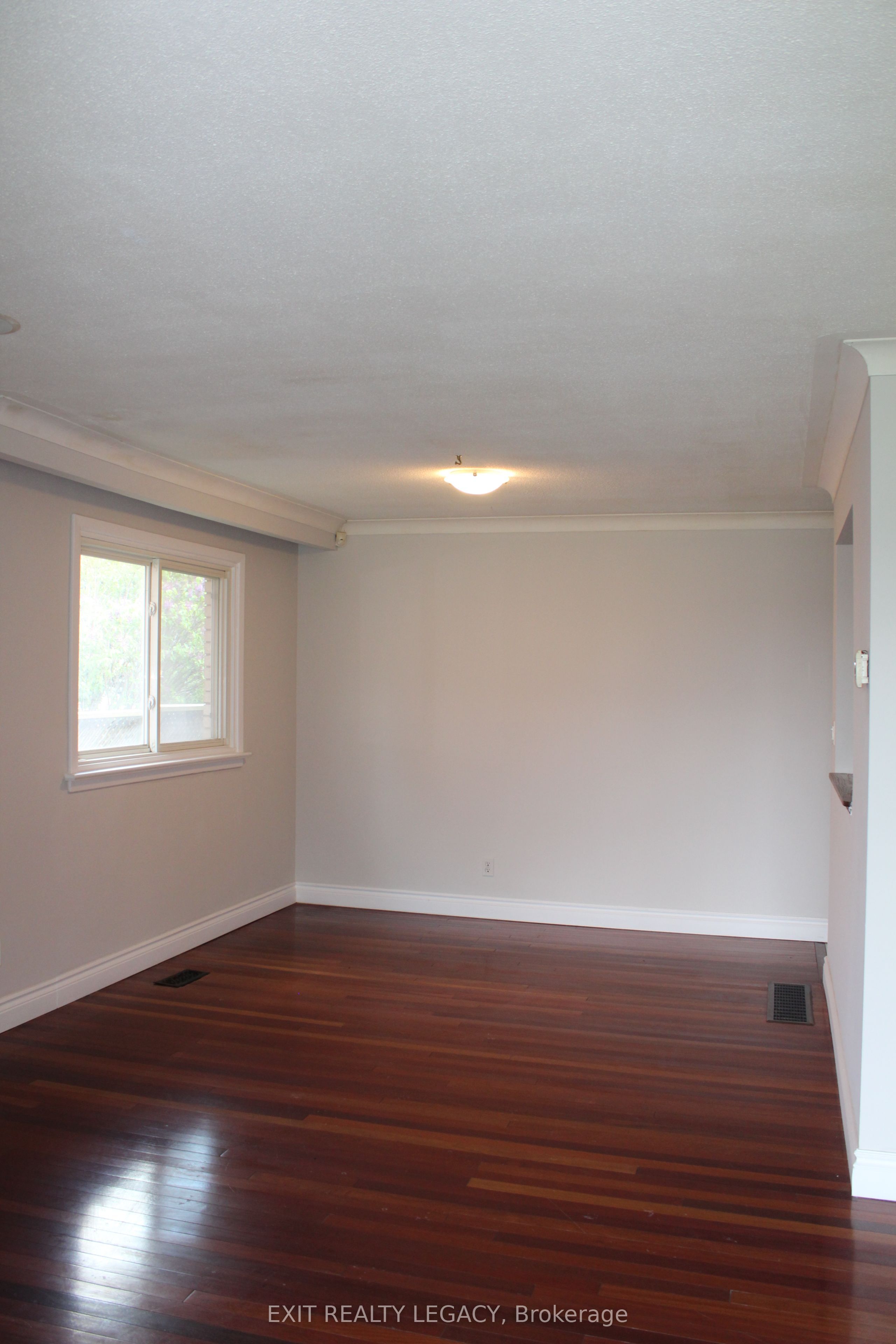 89 Bond Crescent