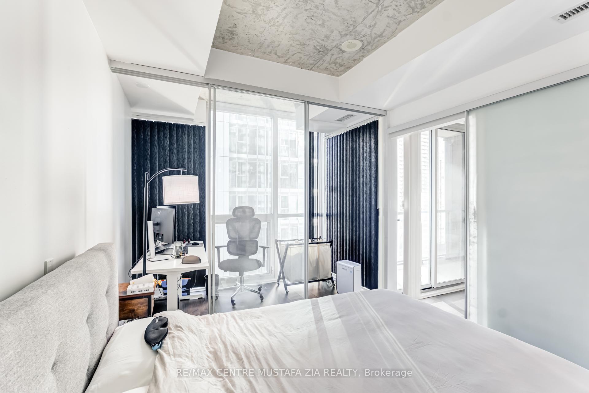 2 Bedrooms Condo at 88 Blue Jays, Toronto For sale