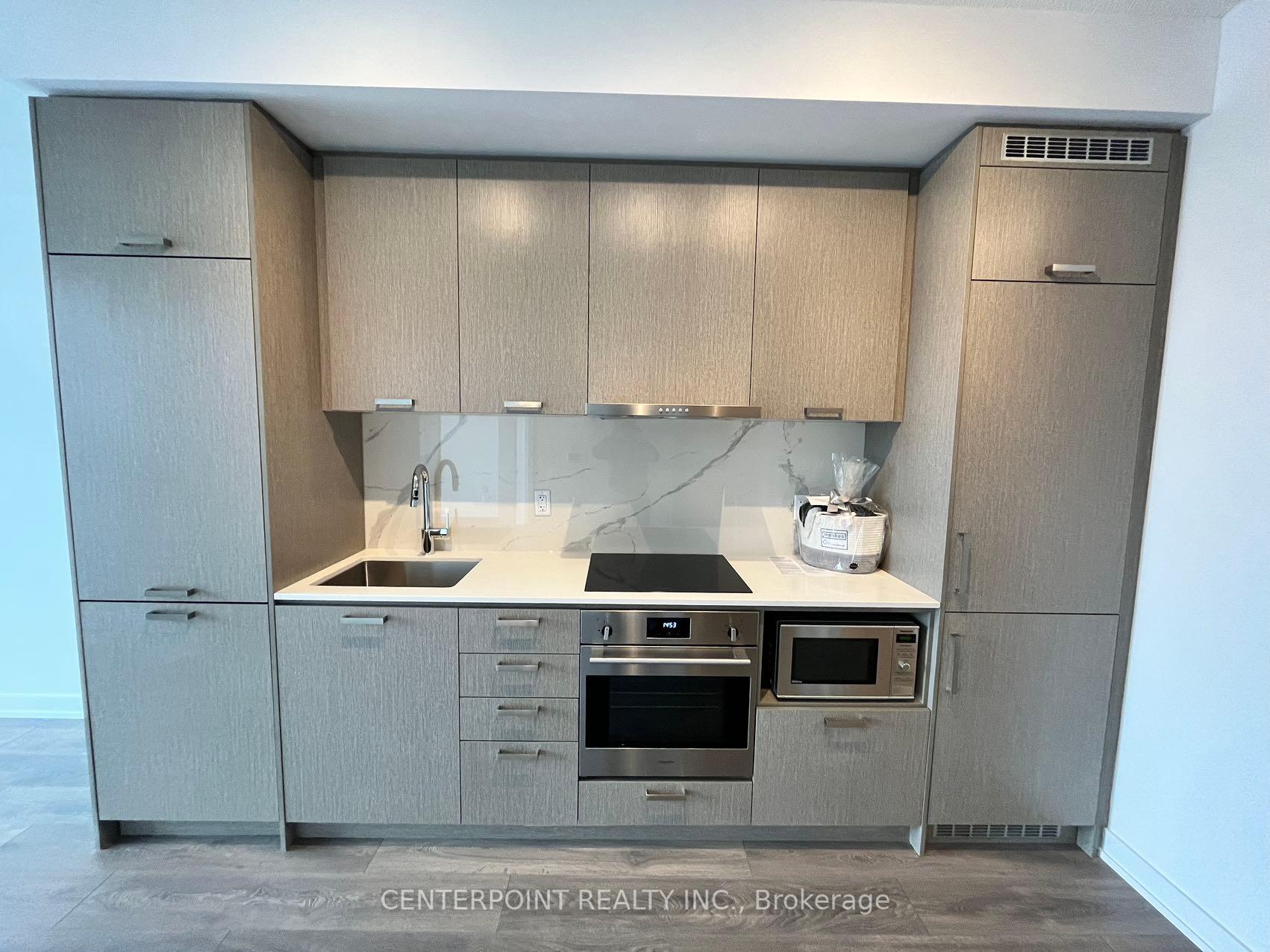 2 Bedrooms Condo at 38 Honeycrisp,  Vaughan For sale