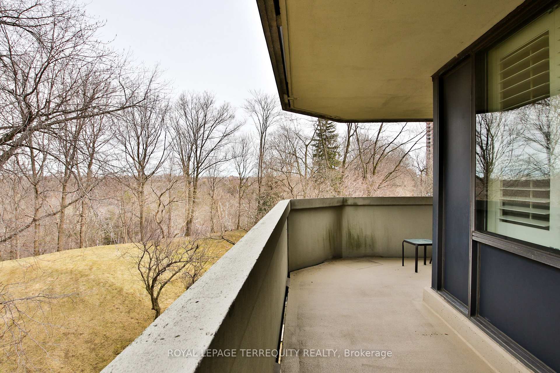 2 Bedrooms Condo at 75 Wynford Heights, Toronto For sale