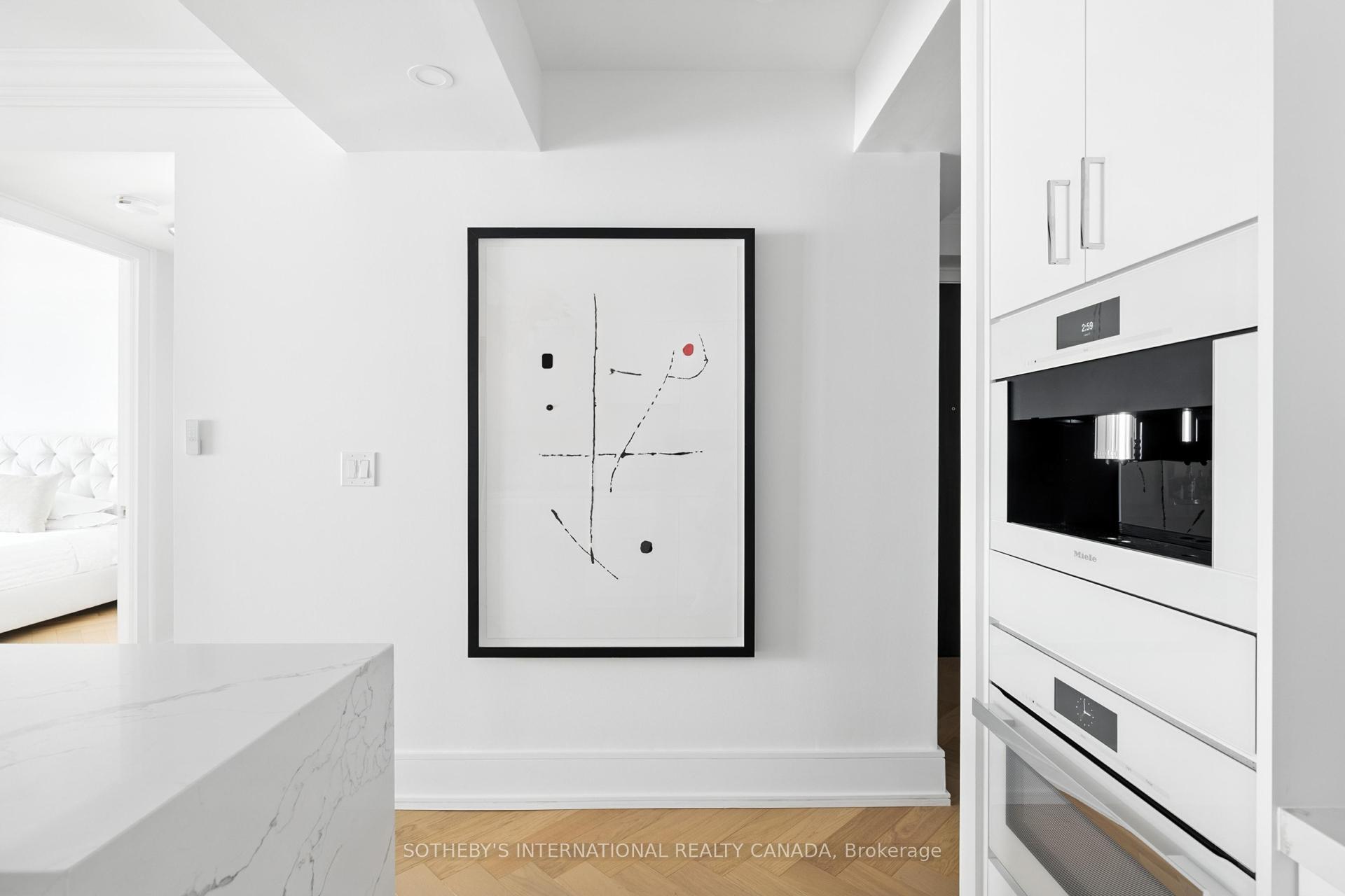2 Bedrooms Condo at 10 Bellair, Toronto For sale