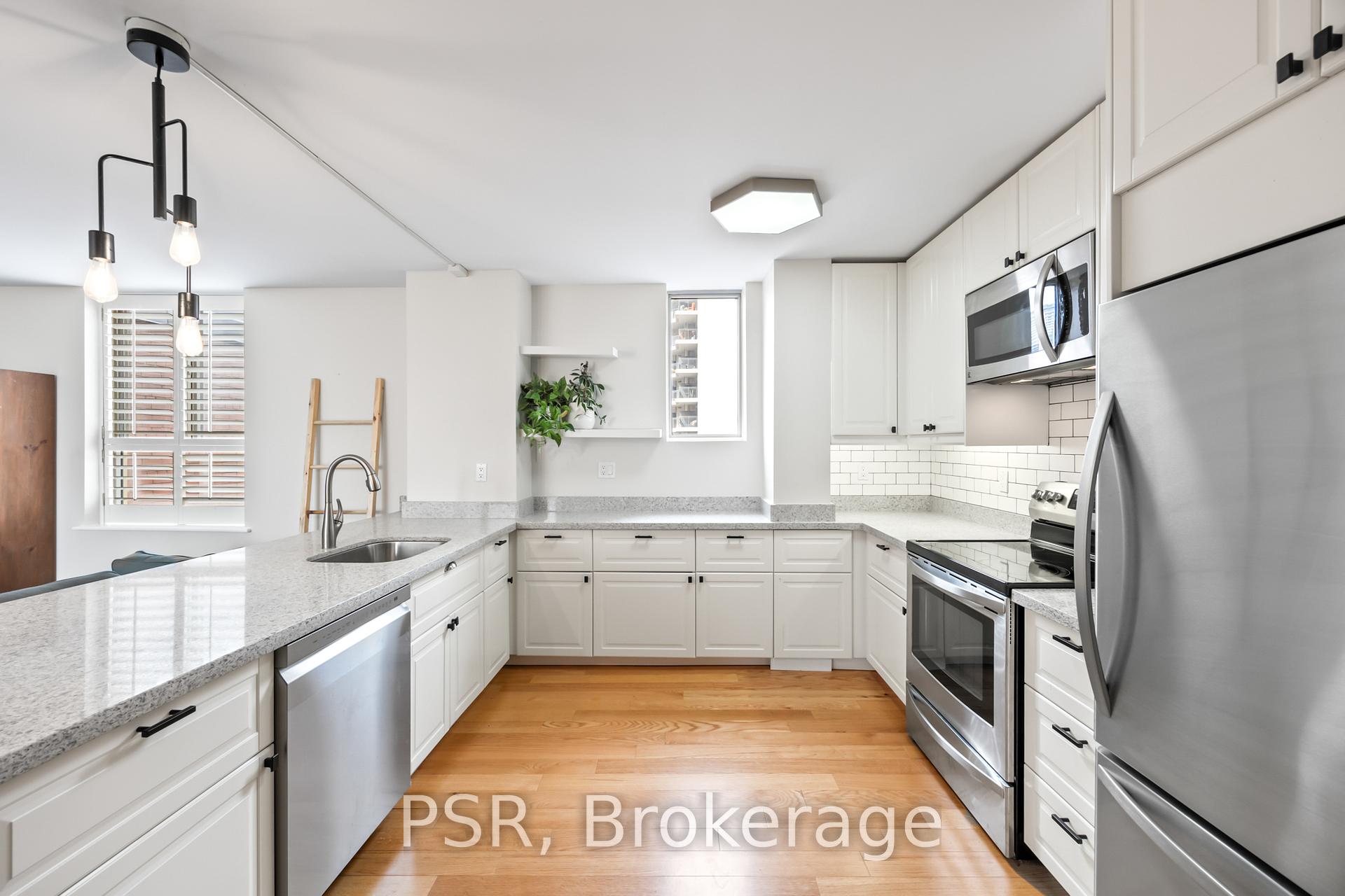 2 Bedrooms Condo at 95 Lombard, Toronto For sale