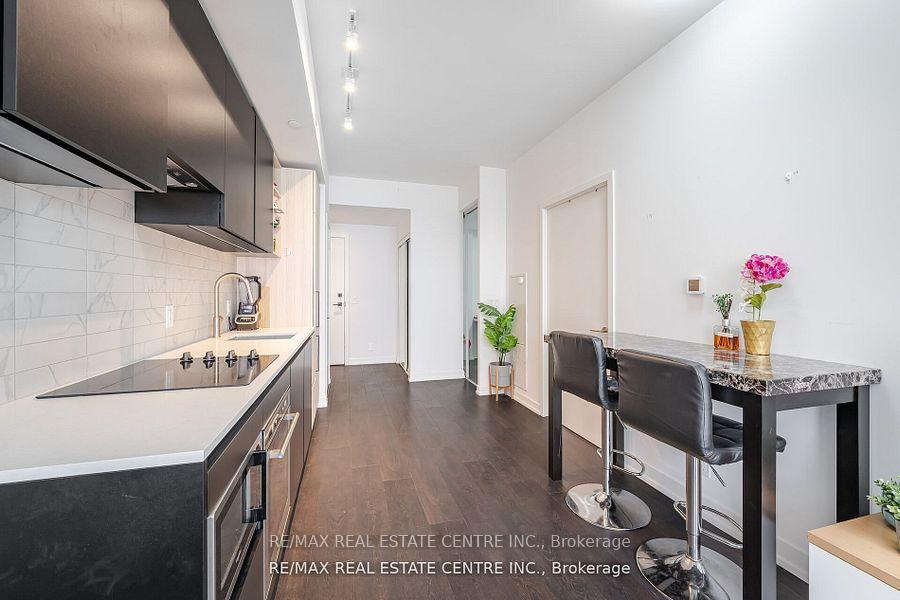 2 Bedrooms Condo at 55 Mercer, Toronto For sale