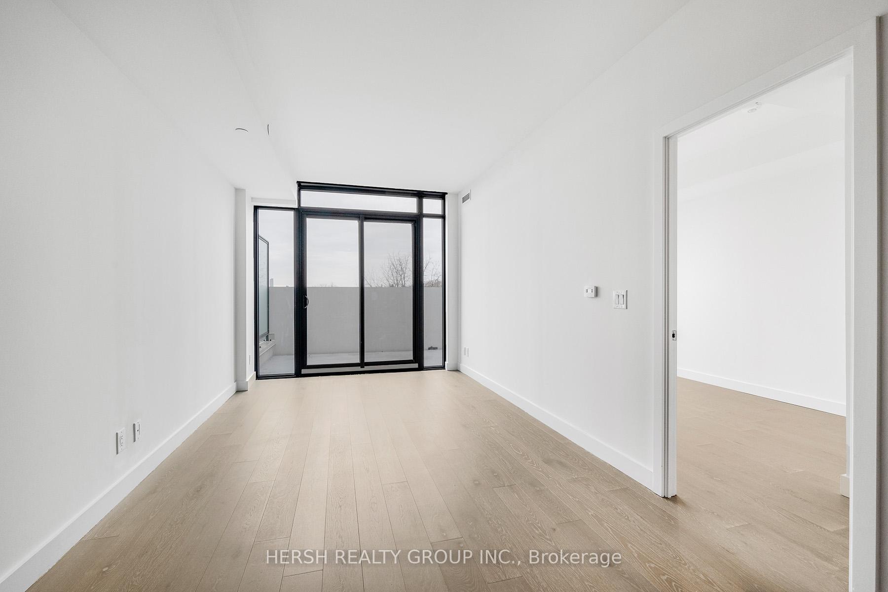 2 Bedrooms Condo at 160 Kingsway,  Toronto For sale