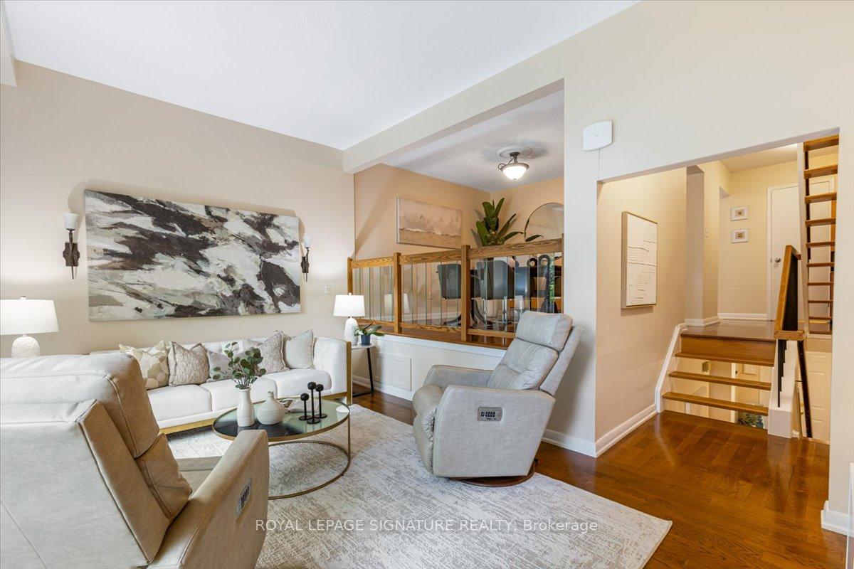 3 Bedrooms Condo at 86 Wagon Trailway, Toronto For sale