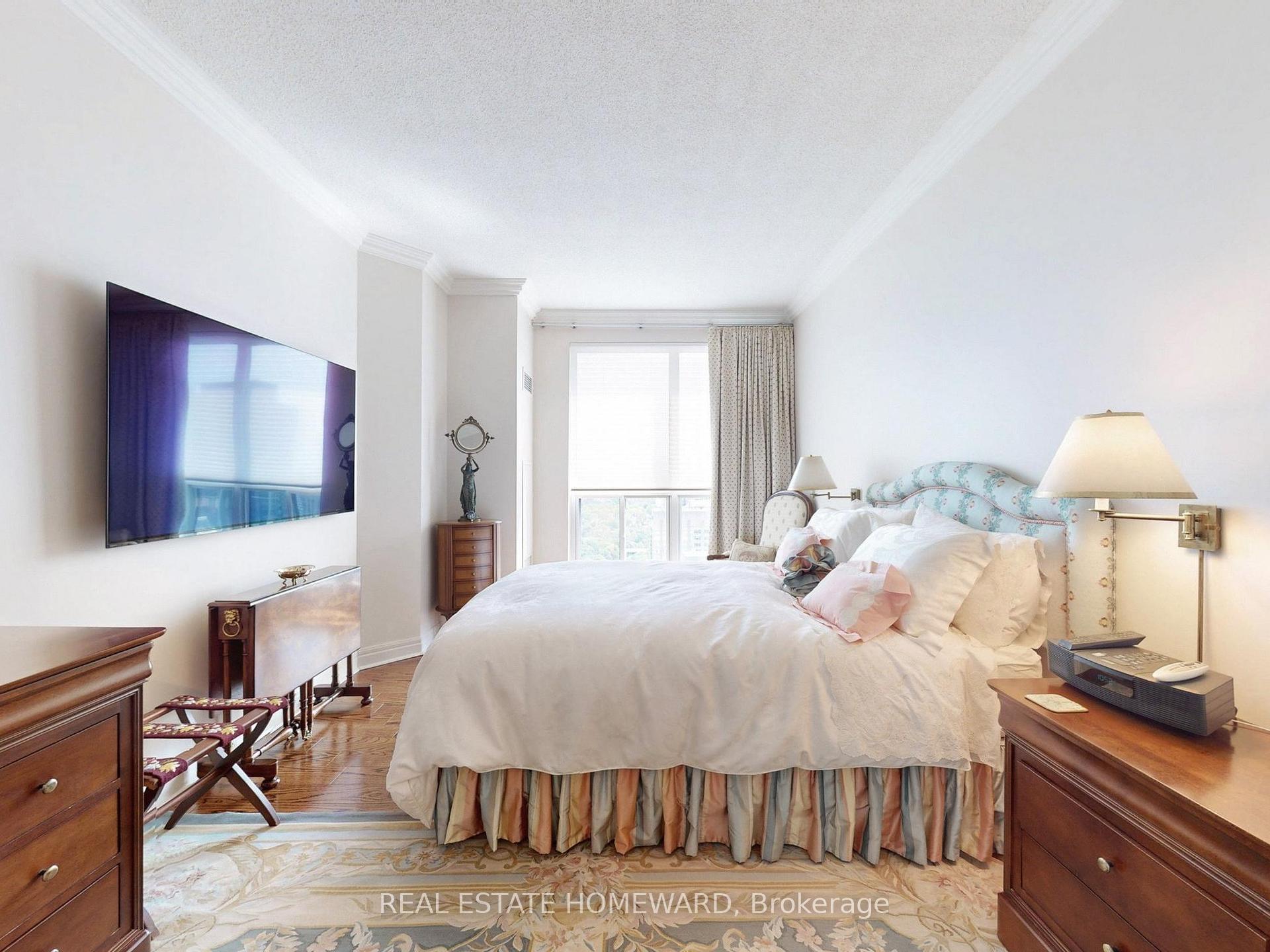 2 Bedrooms Condo at 8 Park, Toronto For sale