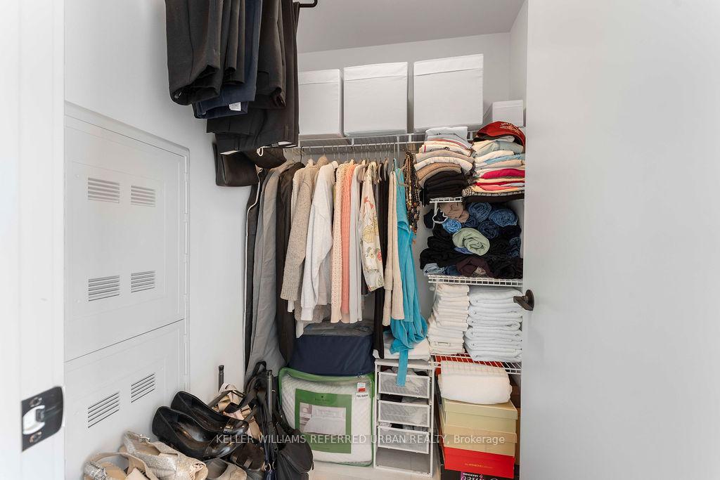 3 Bedrooms Condo at 35 Rolling Mills, Toronto For sale