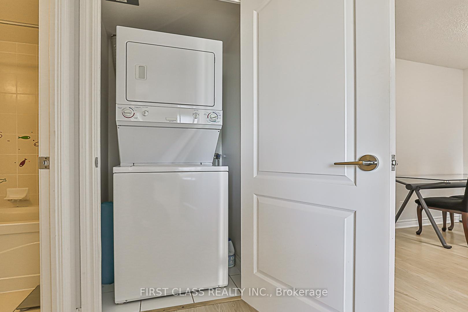 1 Bedroom Condo at 70 Town Centre, Toronto For sale