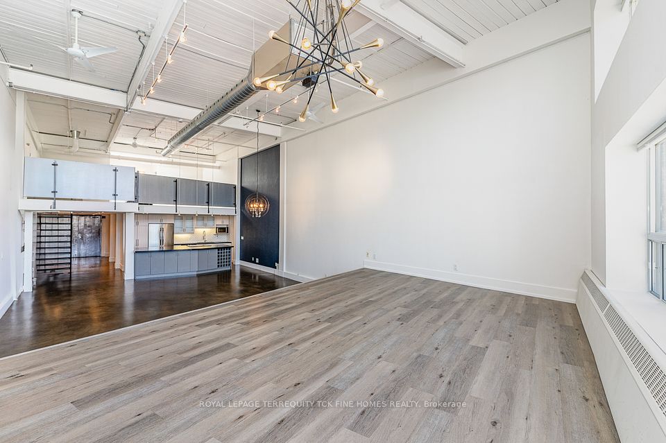 1173 Dundas