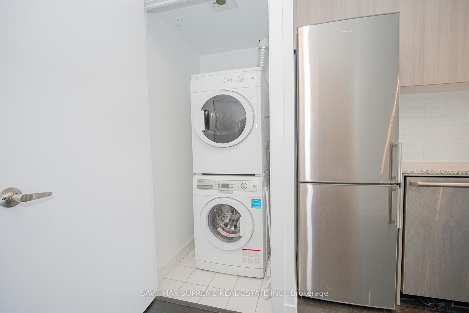 2 Bedrooms Condo at 7 Kenaston, Toronto For sale