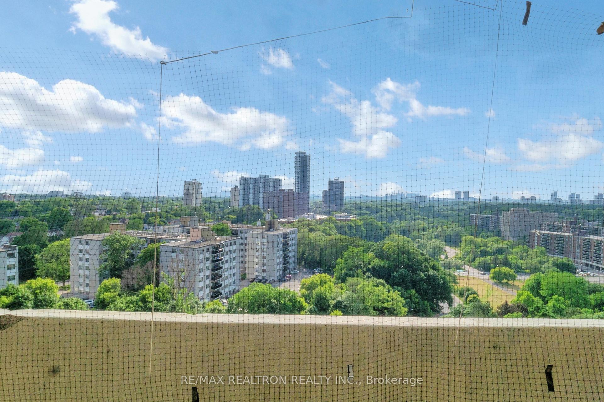 3 Bedrooms Condo at 1 Massey, Toronto For sale