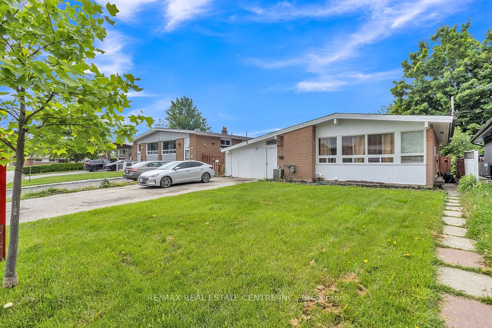 19 Langwith Court, Brampton, ON L6Y 1Z9