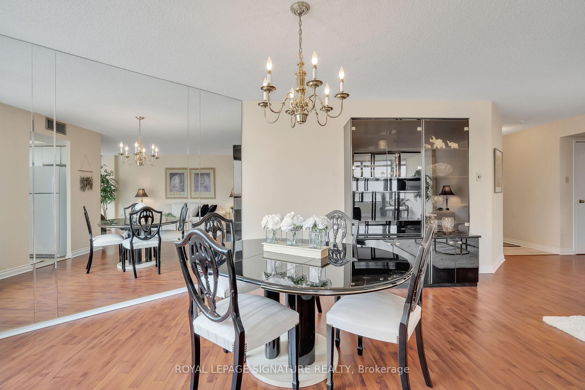 3 Bedrooms Condo at 7440 Bathurst, Vaughan For sale