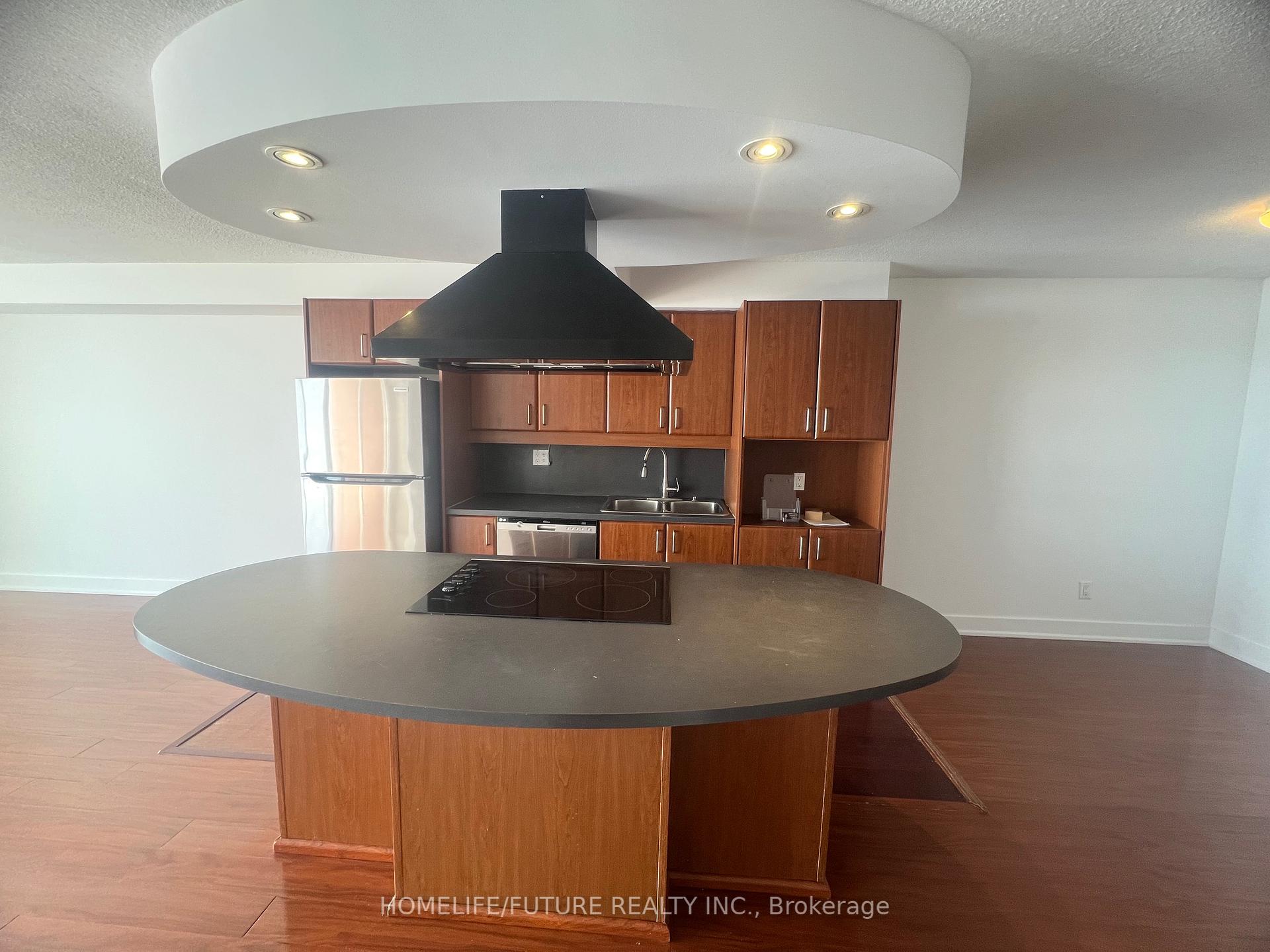 1 Bedroom Condo at 550 Queens,  Toronto For sale