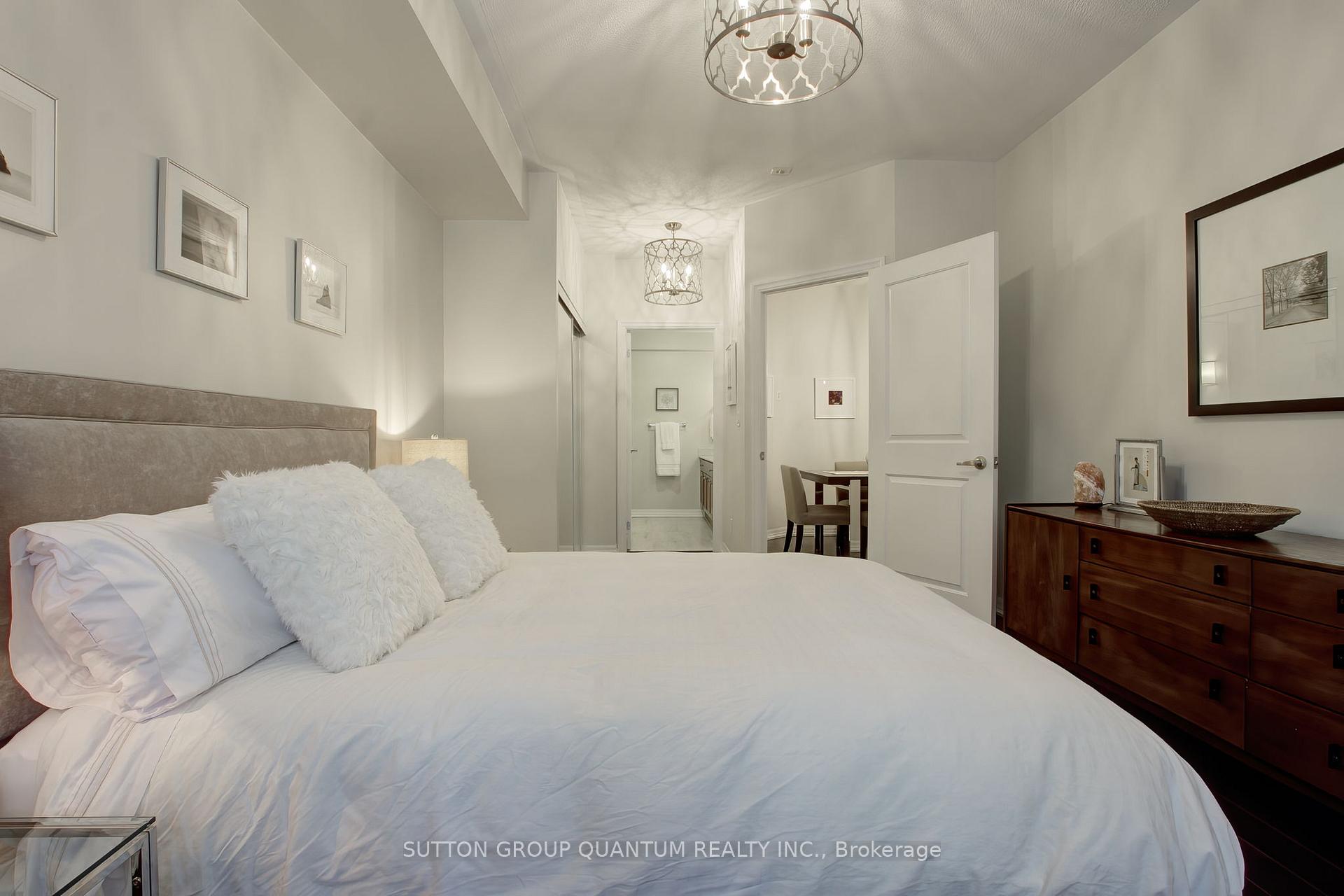 2 Bedrooms Condo at 245 Dalesford, Toronto For sale